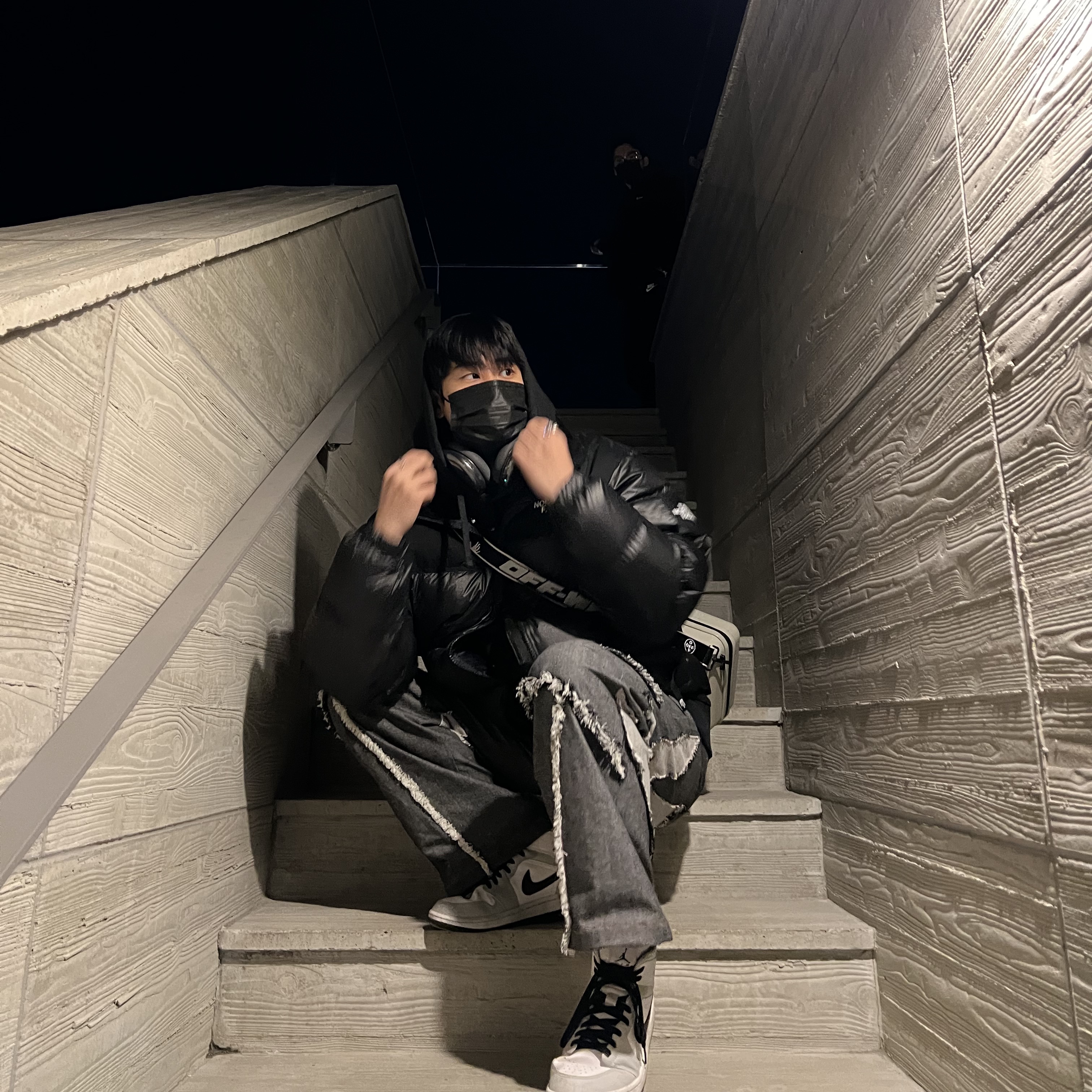 Off-White x Amore Pacific Protection Box (Without Cosmetics), Stussy Basic Stussy Hoodie Black 2022 착용 스타일