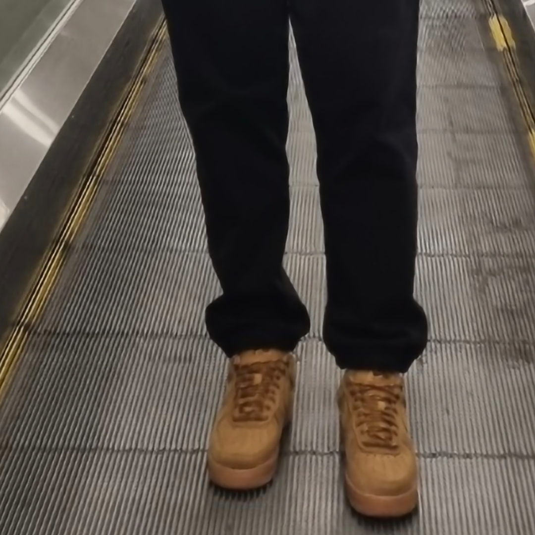 Nike Air Force 1 '07 WB Flax 착용 스타일