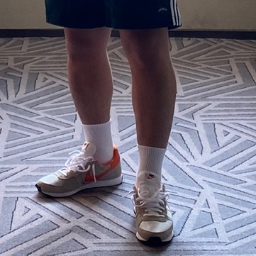Nike Challenger OG Light Bone Starfish 착용 스타일