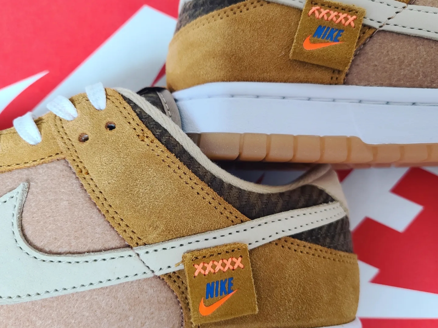 Nike Dunk Low SE Praline Desert Ochre 착용 스타일 - 5
