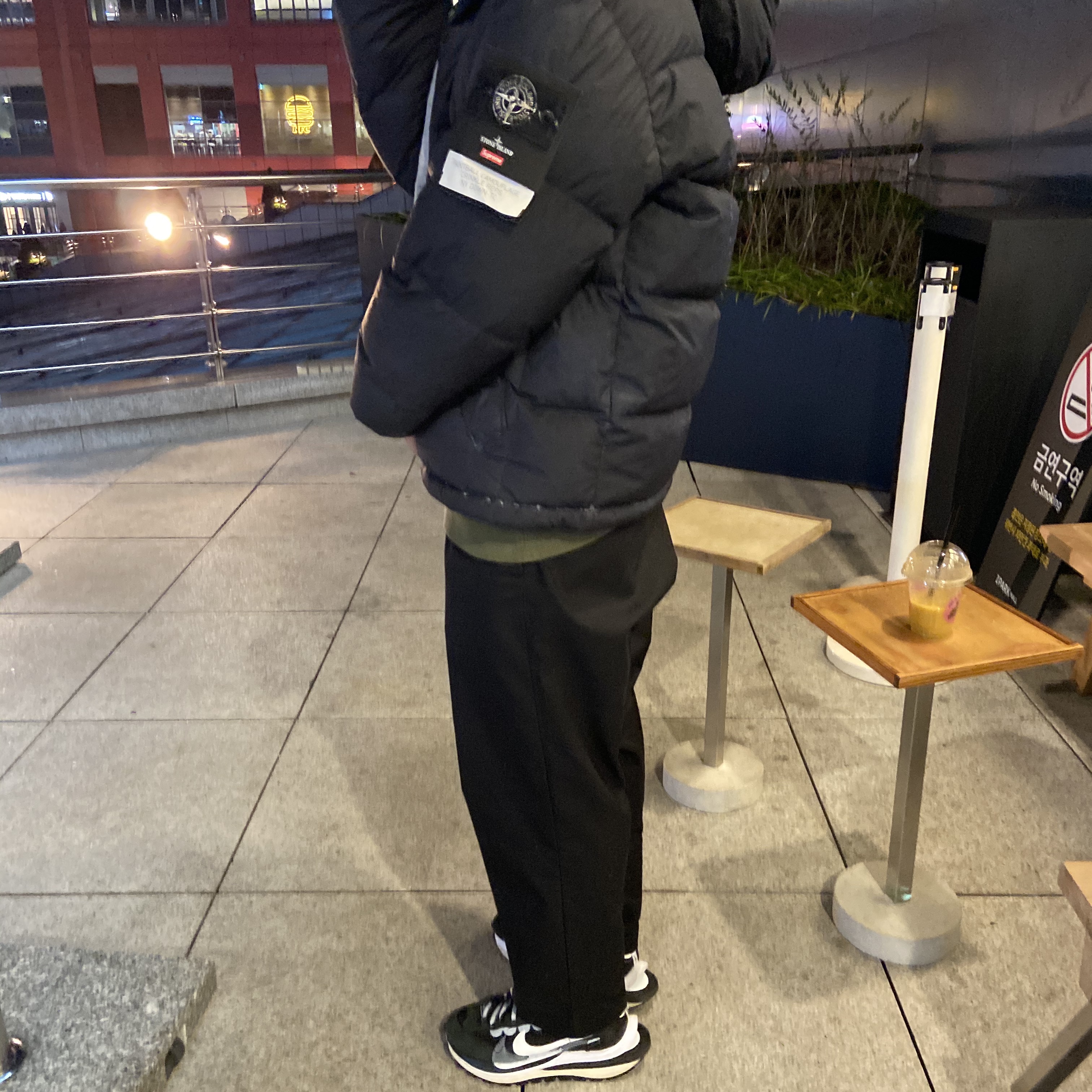 Supreme x Stone Island Painted Camo Crinkle Down Jacket Black - 20FW 착용 스타일 - 1