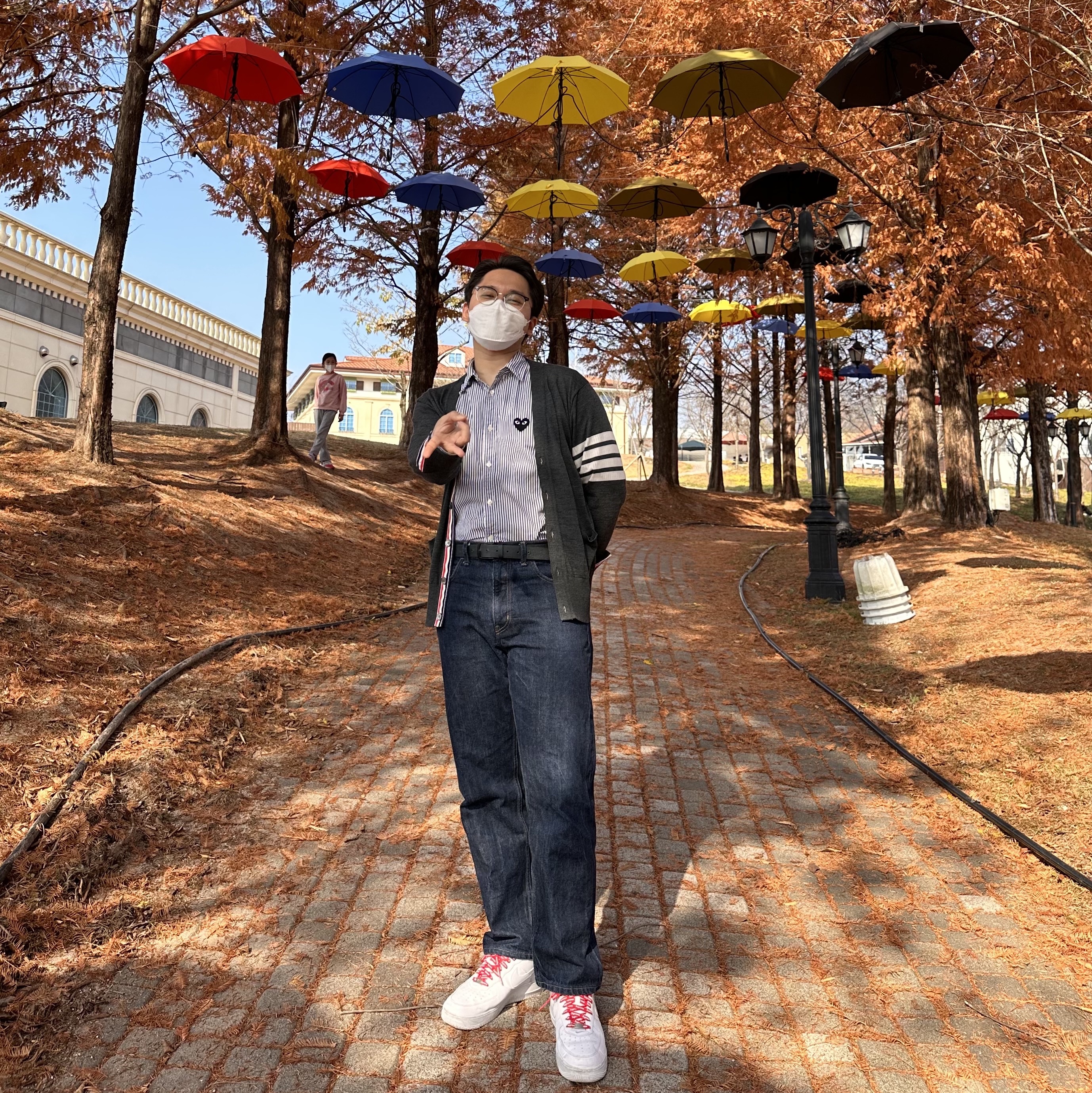 Nike x Supreme Air Force 1 Low White, Play Comme des Garcons Striped Black Heart Shirt Blue 착용 스타일