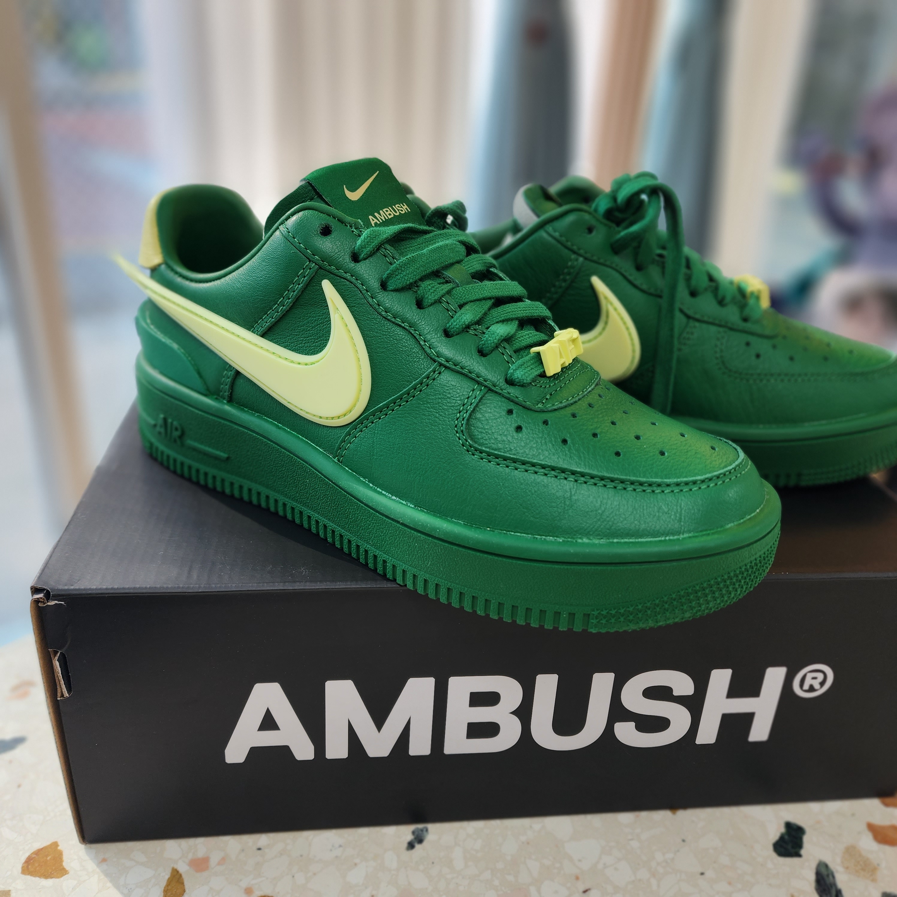 Nike x Ambush Air Force 1 Low SP Pine Green and Citron 착용 스타일 - 1
