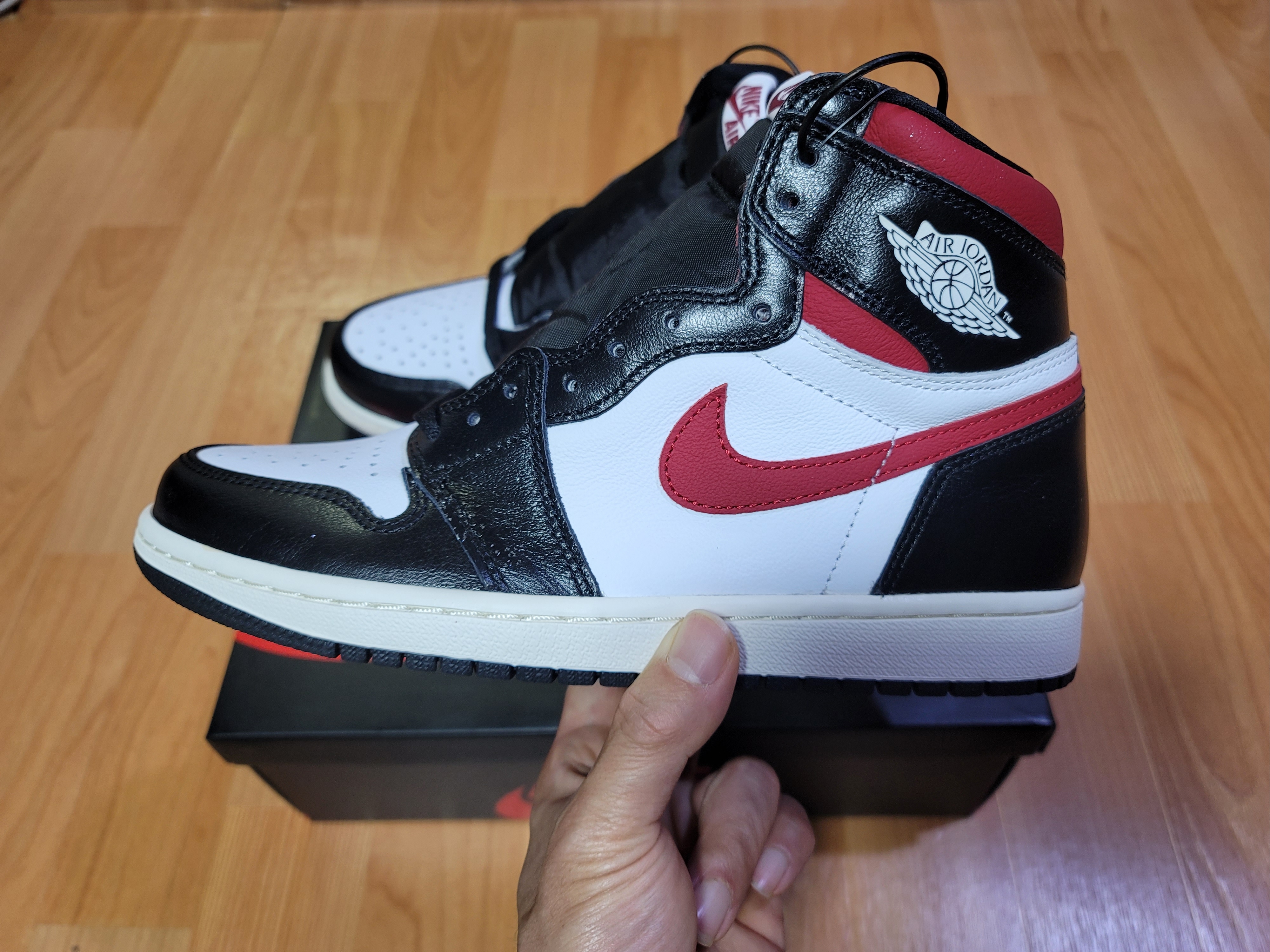 Jordan 1 Retro High OG Gym Red 착용 스타일 - 1