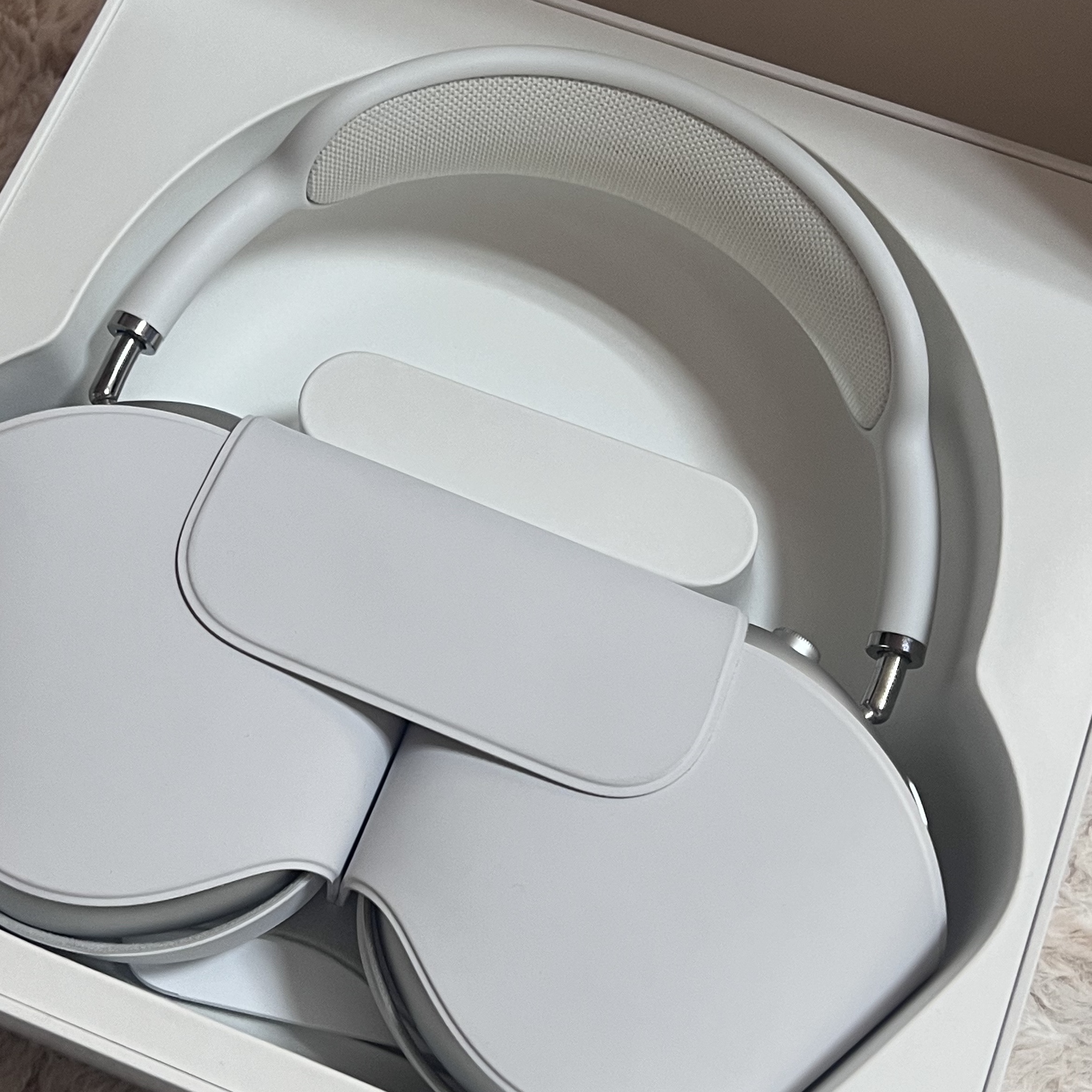 Apple AirPods Max Lightning Silver (Korean Ver.) 착용 스타일 - 1