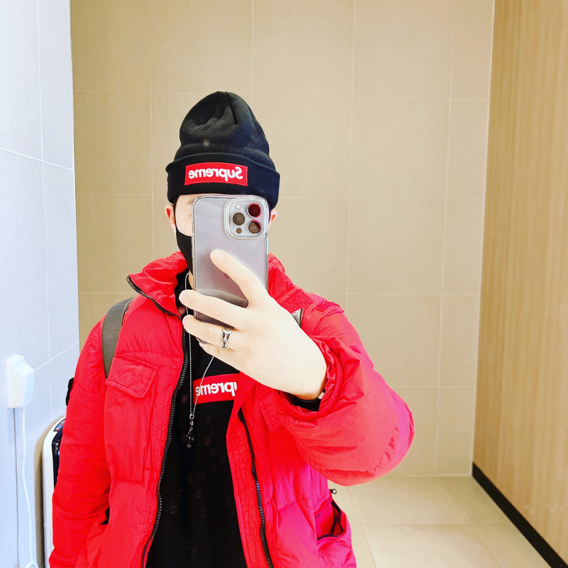Supreme Box Logo Crewneck Black - 22FW, Supreme New Era Box Logo Beanie Black - 22FW 착용 스타일