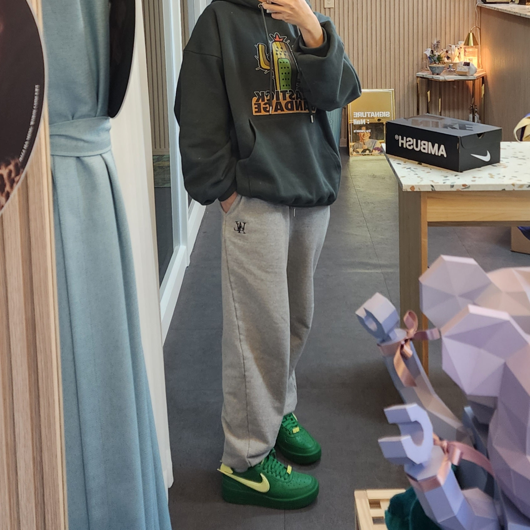 Nike x Ambush Air Force 1 Low SP Pine Green and Citron 착용 스타일 - 5
