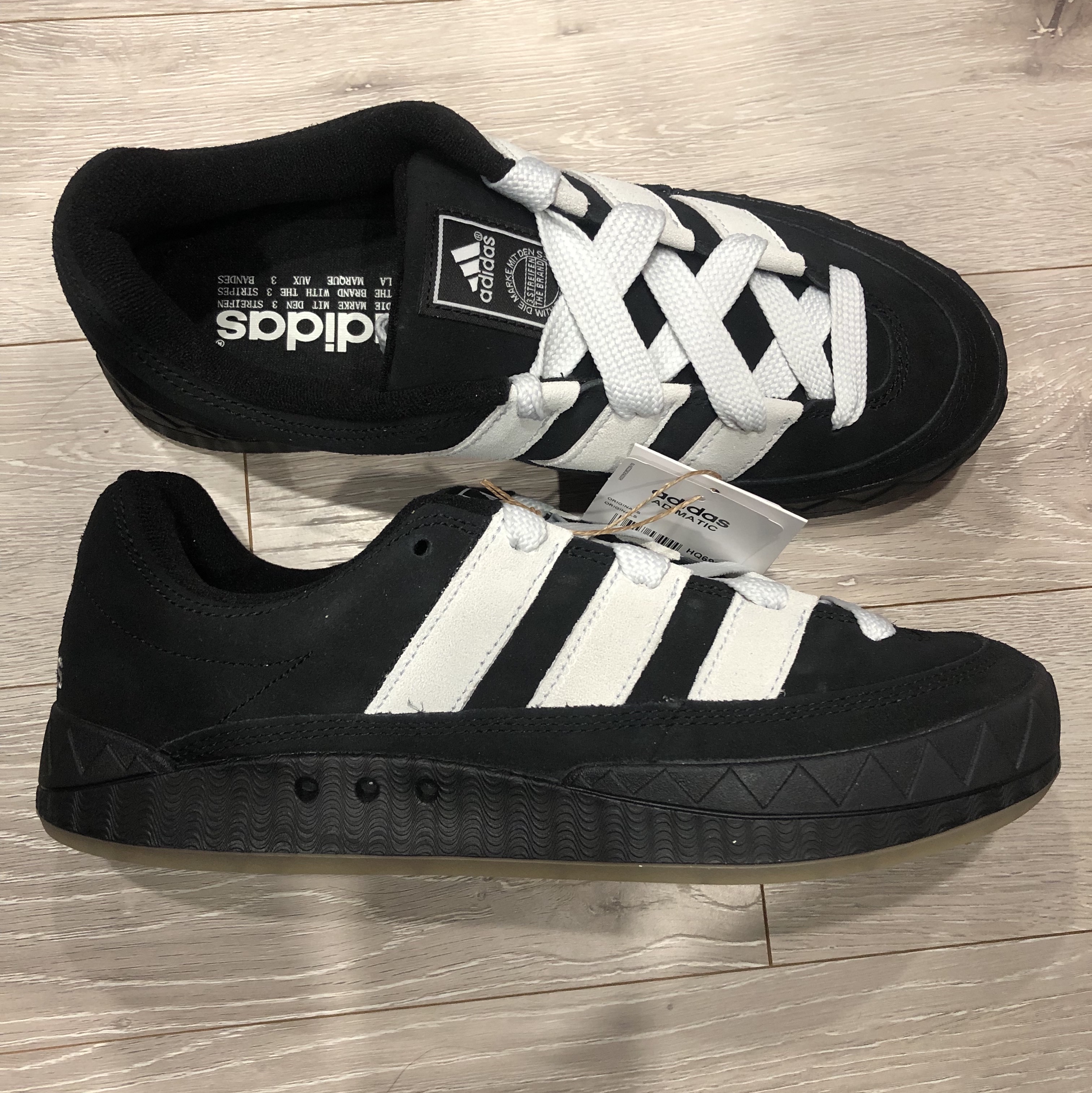 Adidas Adimatic Core Black Crystal White 착용 스타일