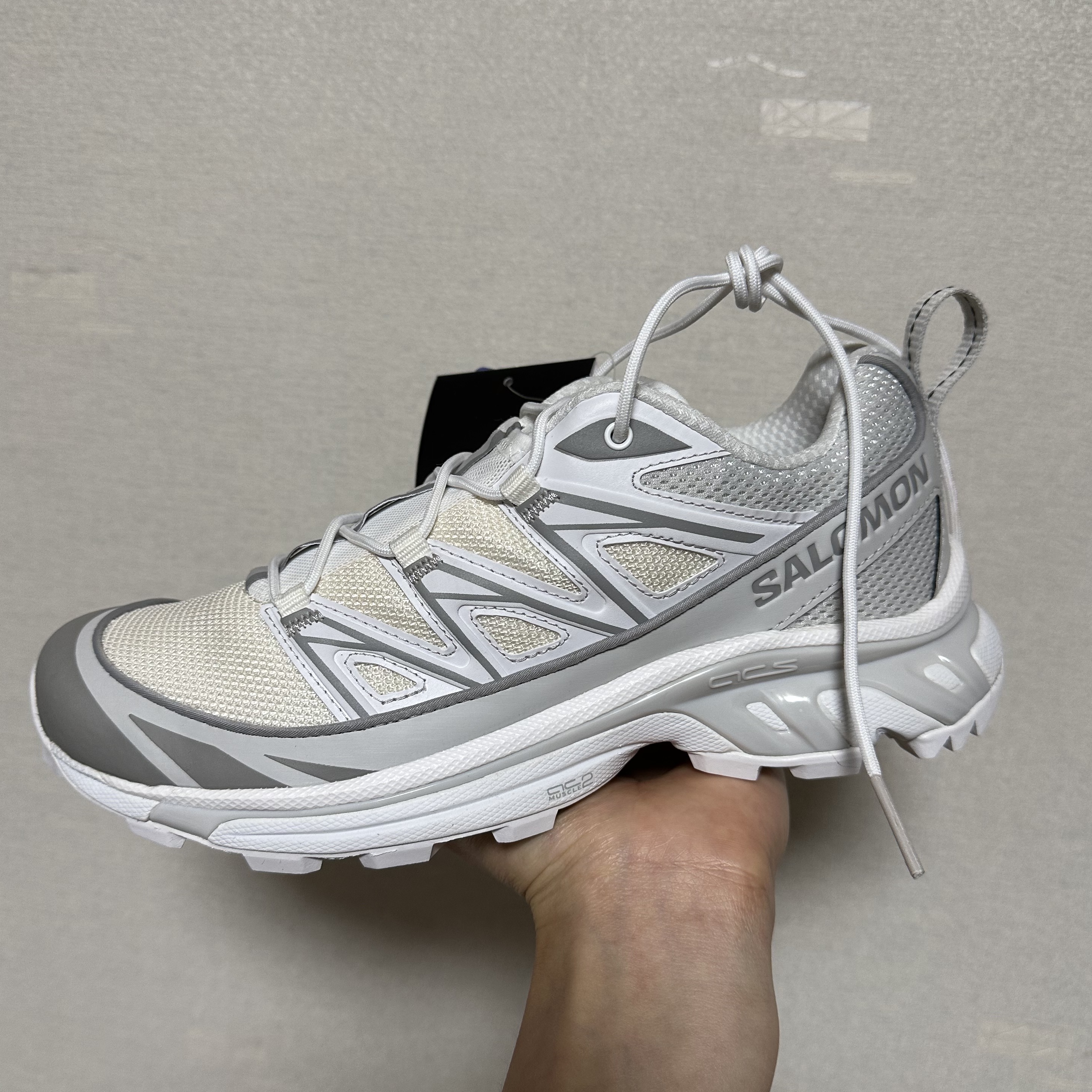 Salomon XT-6 Expanse Vanilla Ice White 착용 스타일
