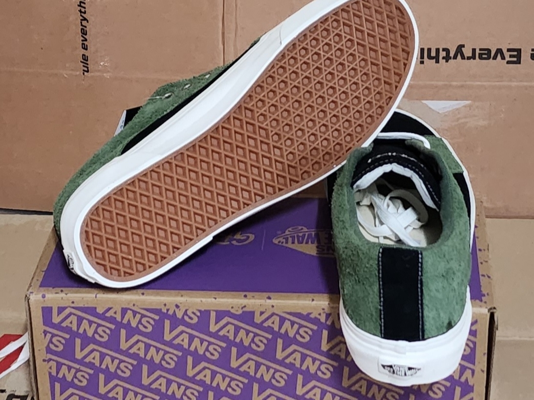 Vans x Gramicci Lampin 86 DX Black Olive 착용 스타일 - 5