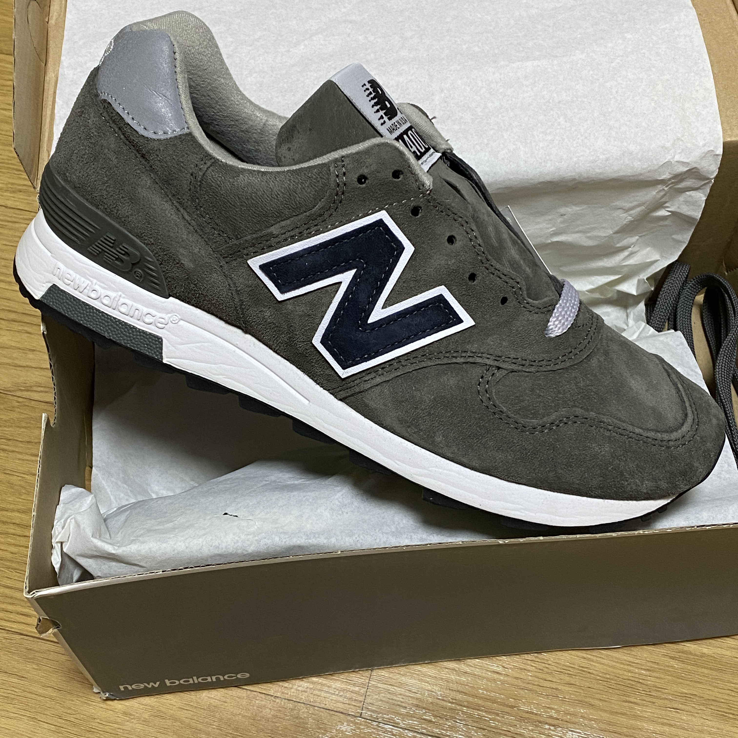 New Balance x J.Crew 1400 Made in USA Military Grey 착용 스타일