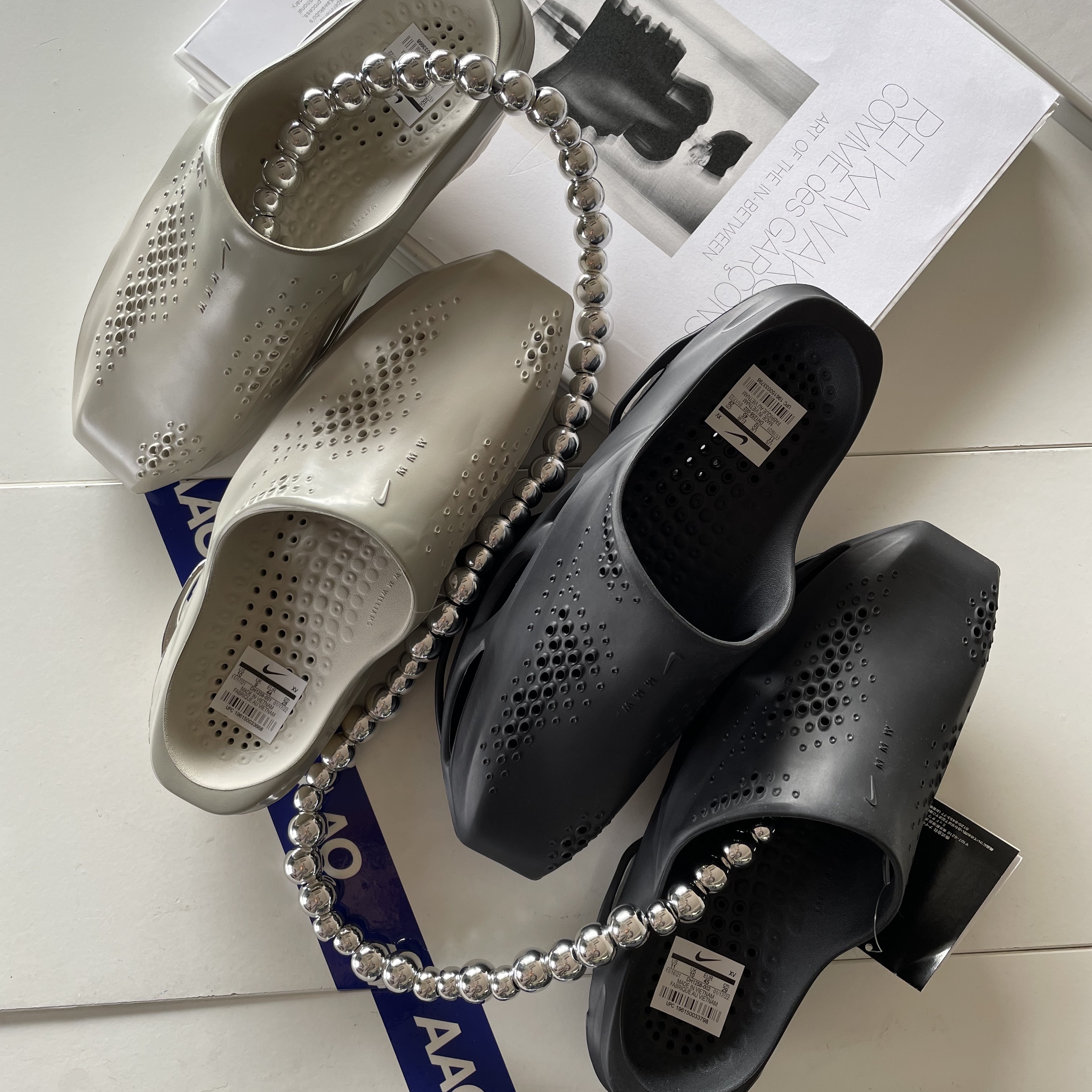 Nike x Matthew M Williams 005 Slide Light Bone and Chrome, Nike x Matthew M Williams 005 Slide Black 착용 스타일 - 1