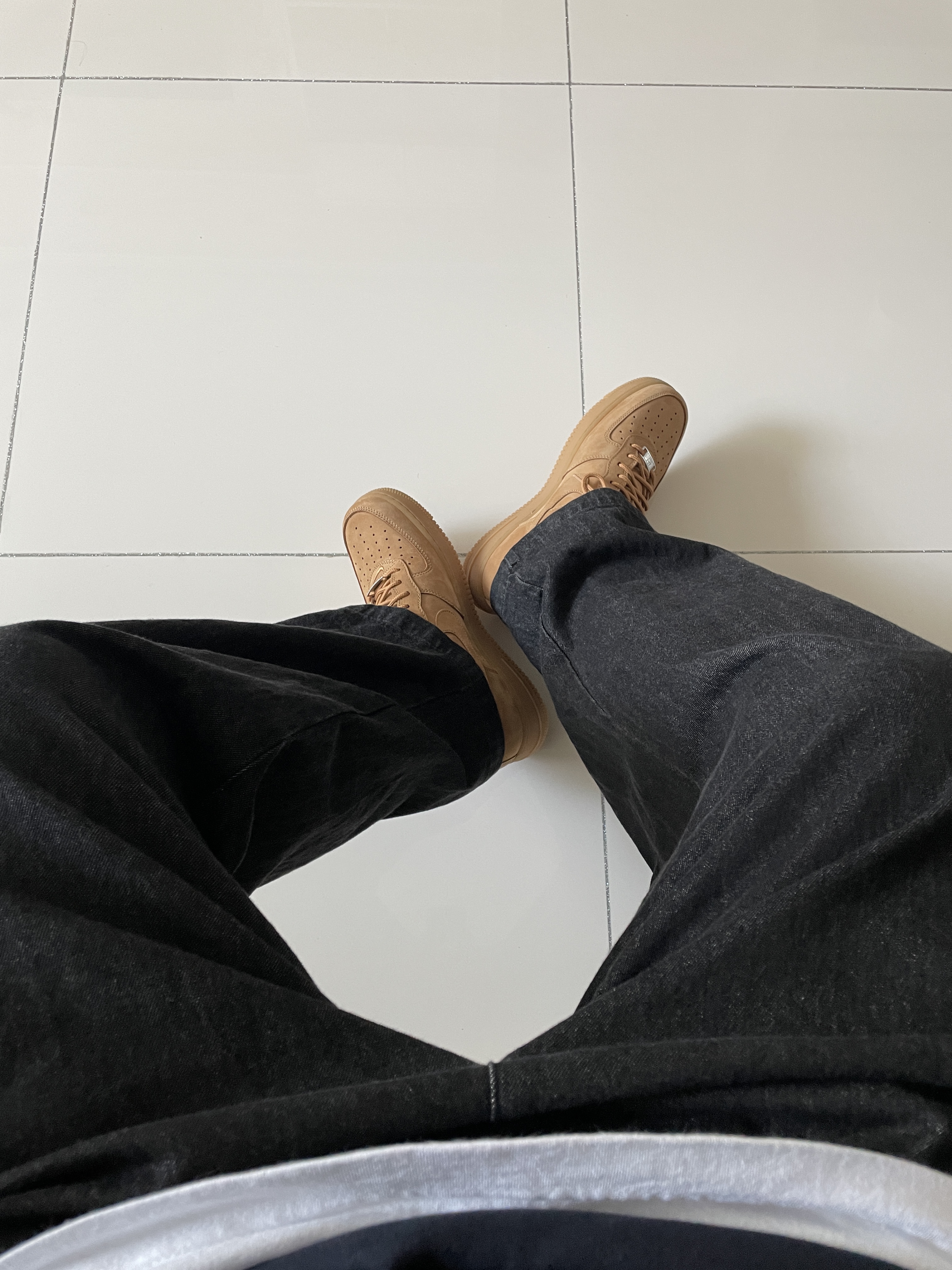 Nike x Supreme Air Force 1 Low Flax 착용 스타일