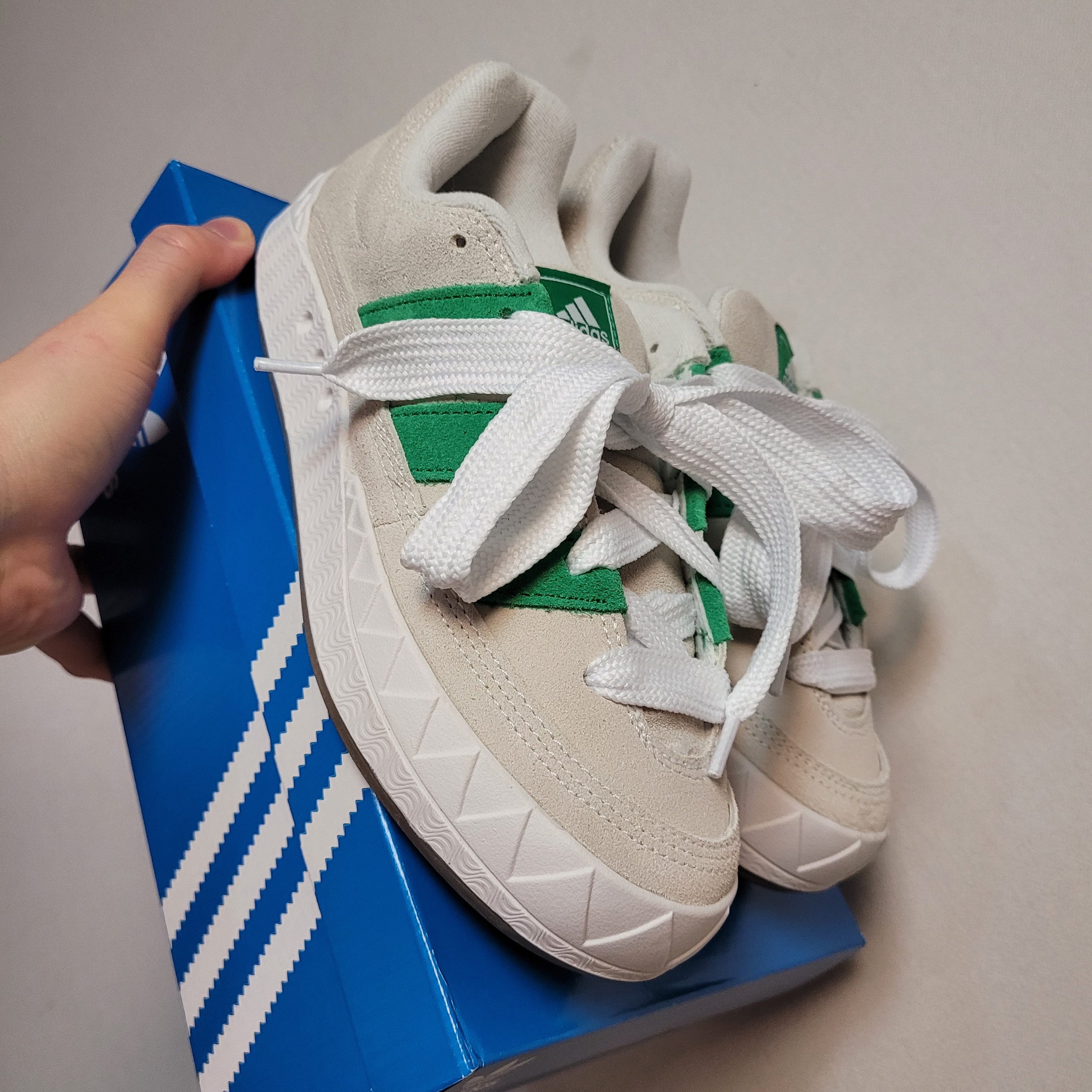 Adidas x Bodega x Beams Adimatic Off White Green 착용 스타일 - 2