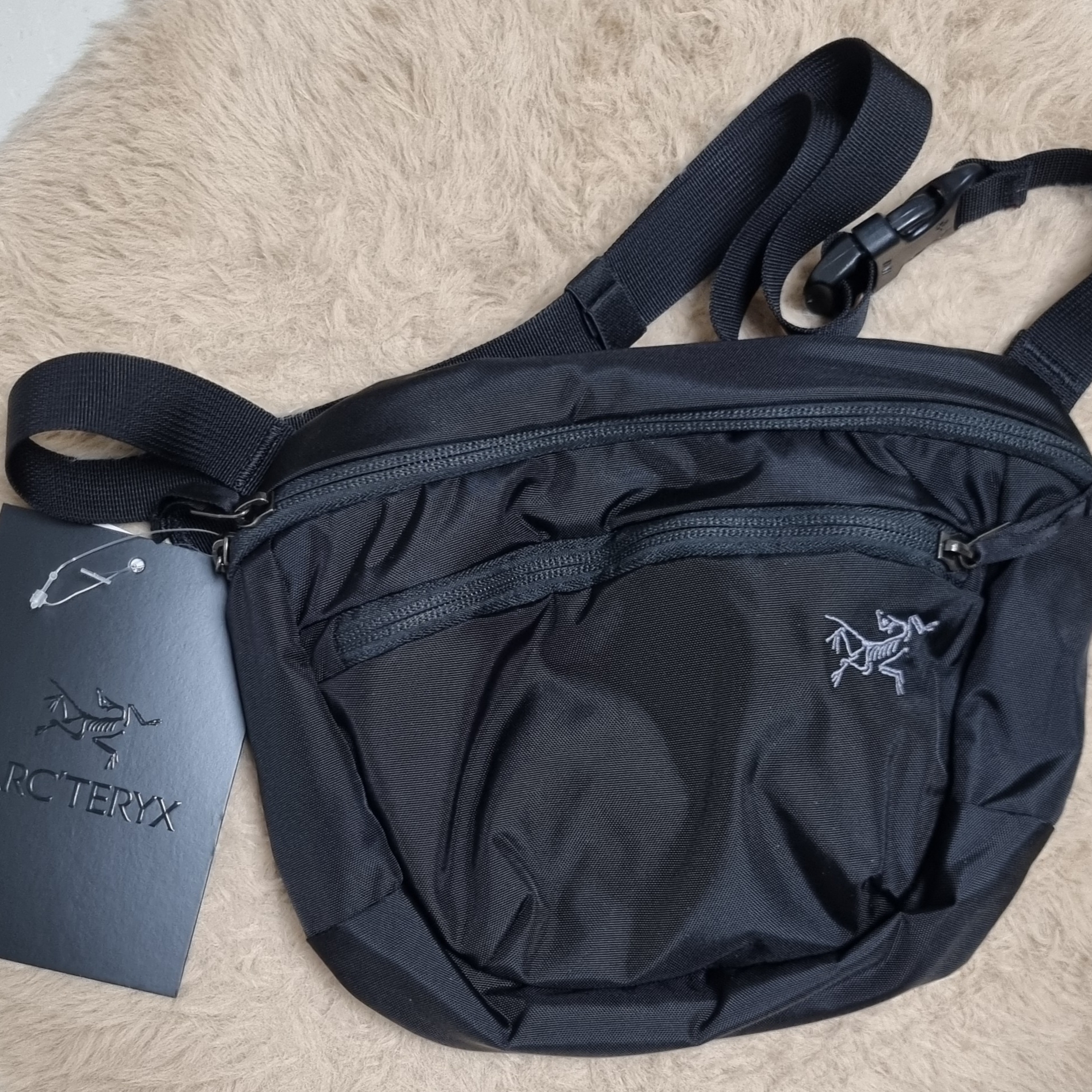 Arc'teryx Mantis 2 Waistpack Black 착용 스타일