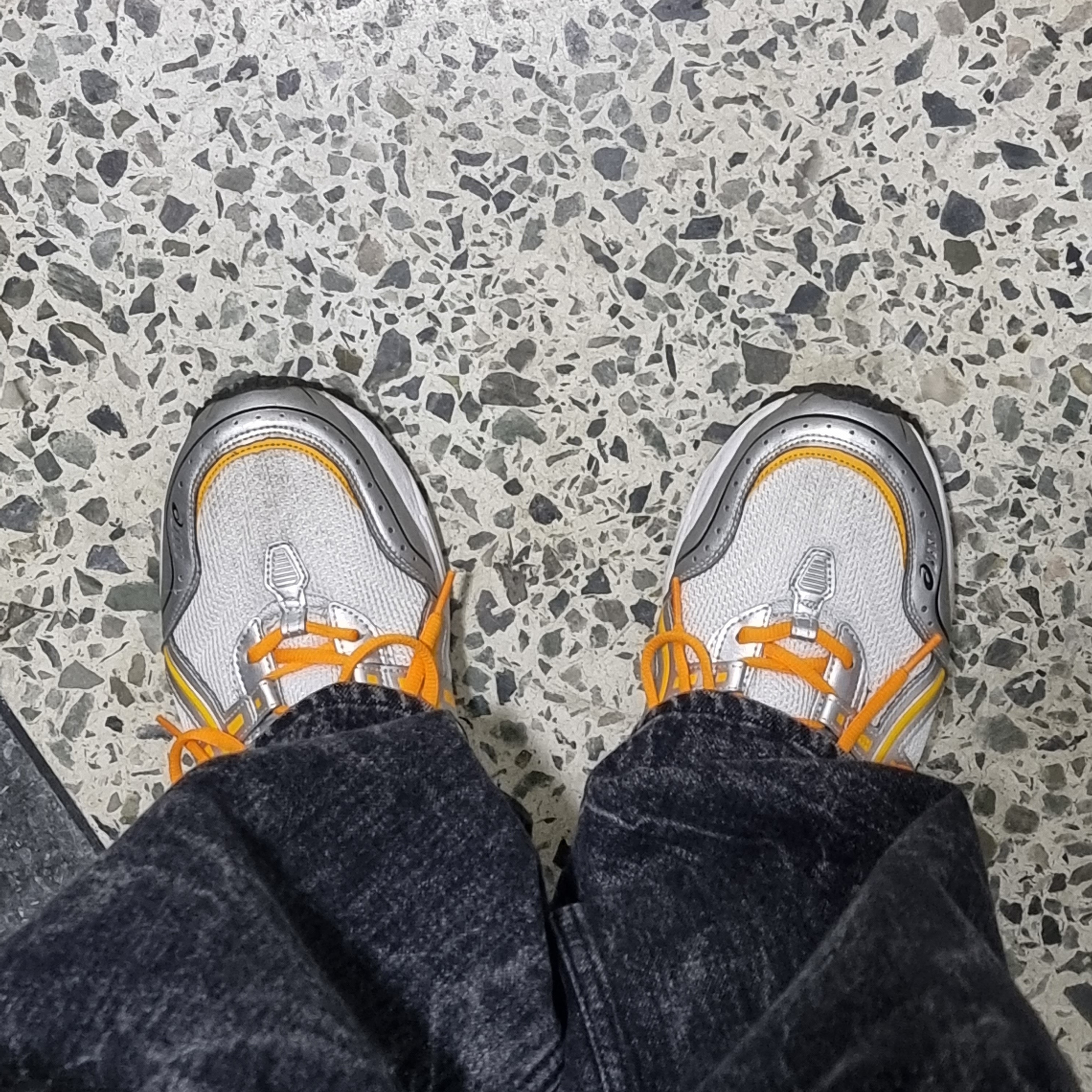 Asics Gel-1090 White Citrus 착용 스타일 - 1