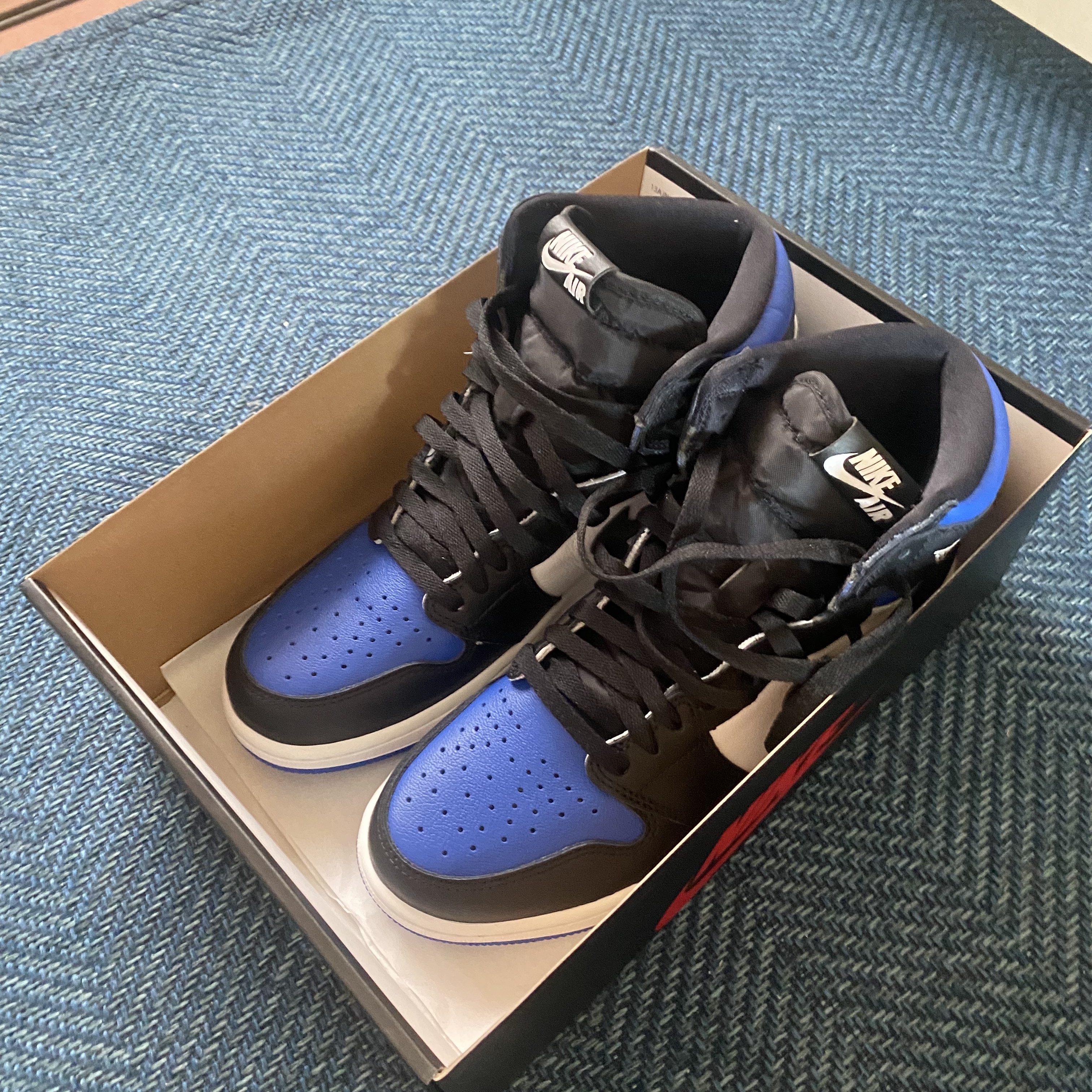 Jordan 1 Retro High OG Royal Toe 착용 스타일