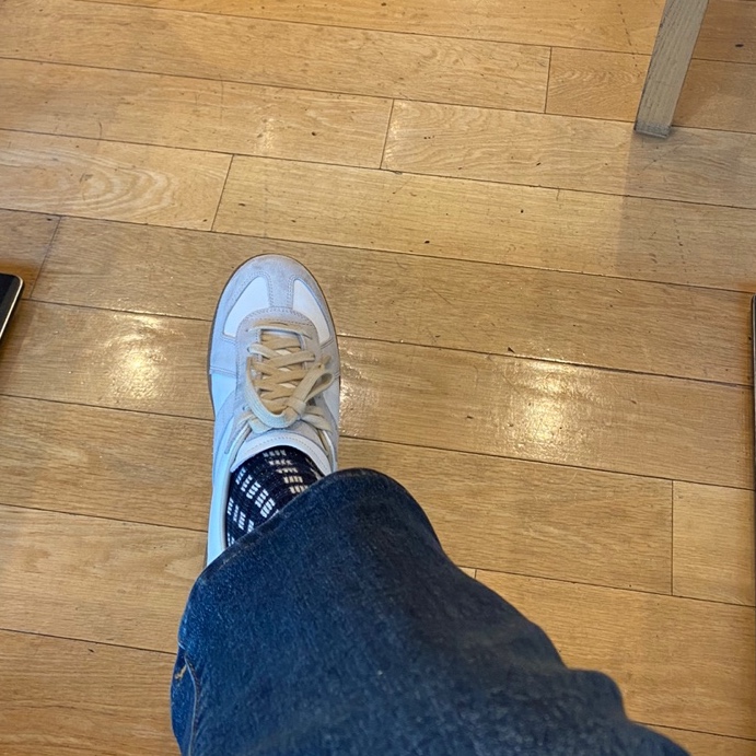 (W) Maison Margiela Calfskin Replica Sneakers White 착용 스타일