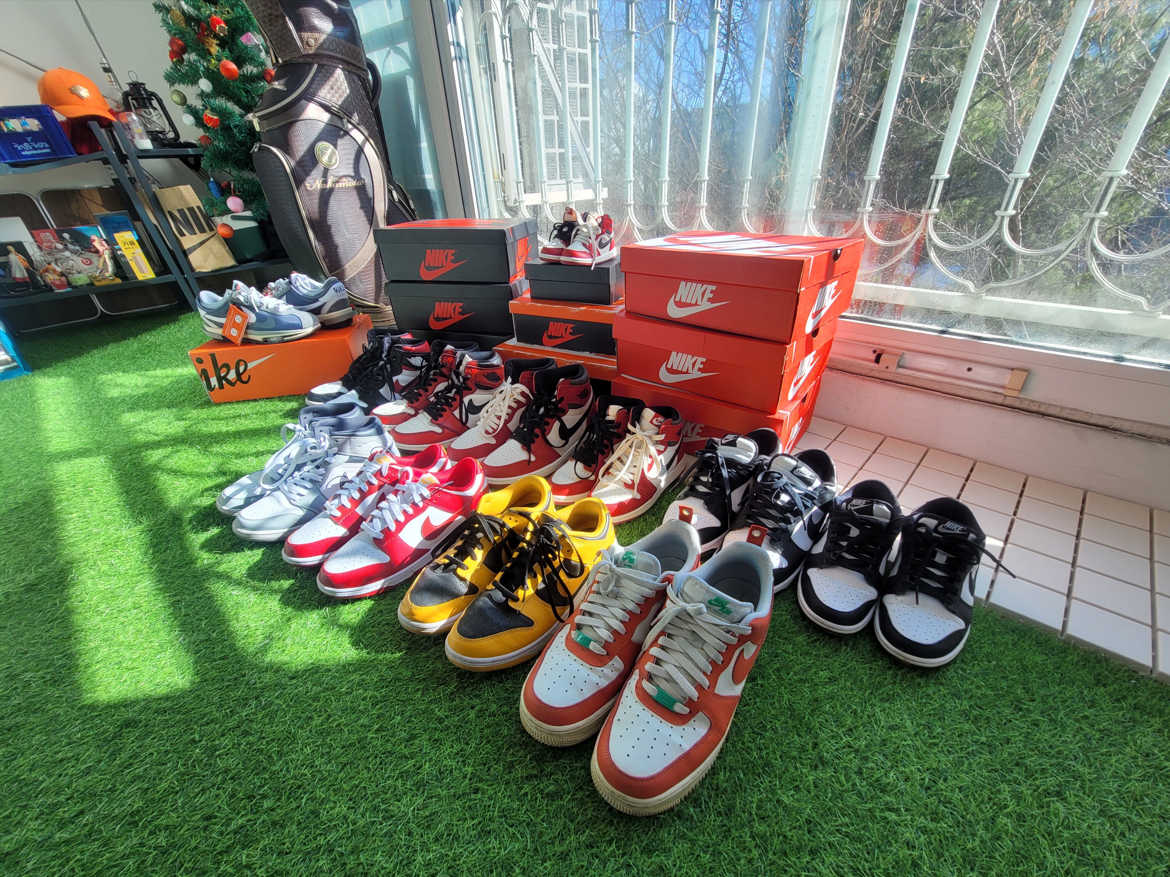 Nike Air Force 1 '07 LV8 Pojangmacha, Nike Dunk Low Retro Black 착용 스타일