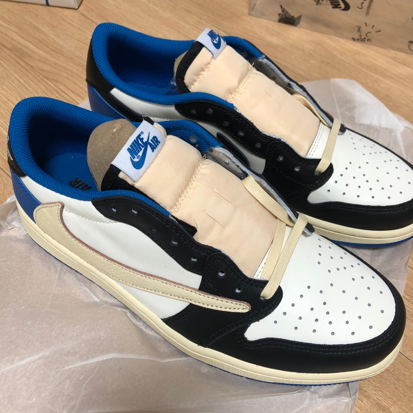 Jordan 1 x Travis Scott x Fragment Retro Low OG SP Military Blue 착용 스타일