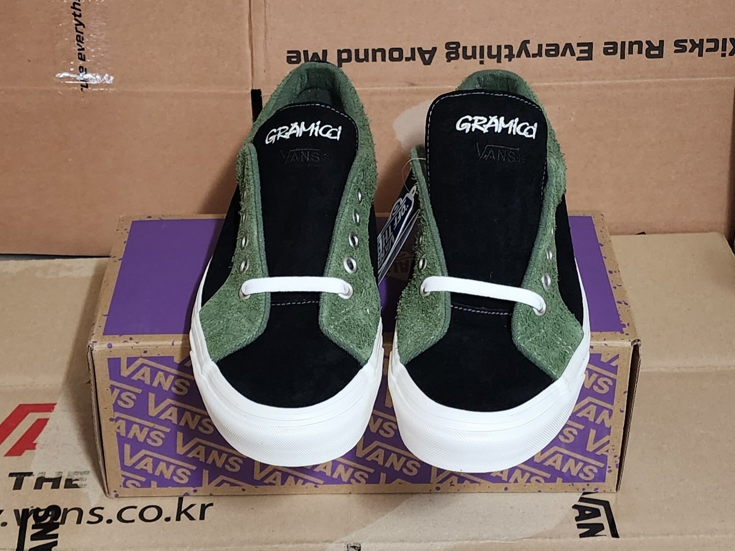 Vans x Gramicci Lampin 86 DX Black Olive 착용 스타일 - 3