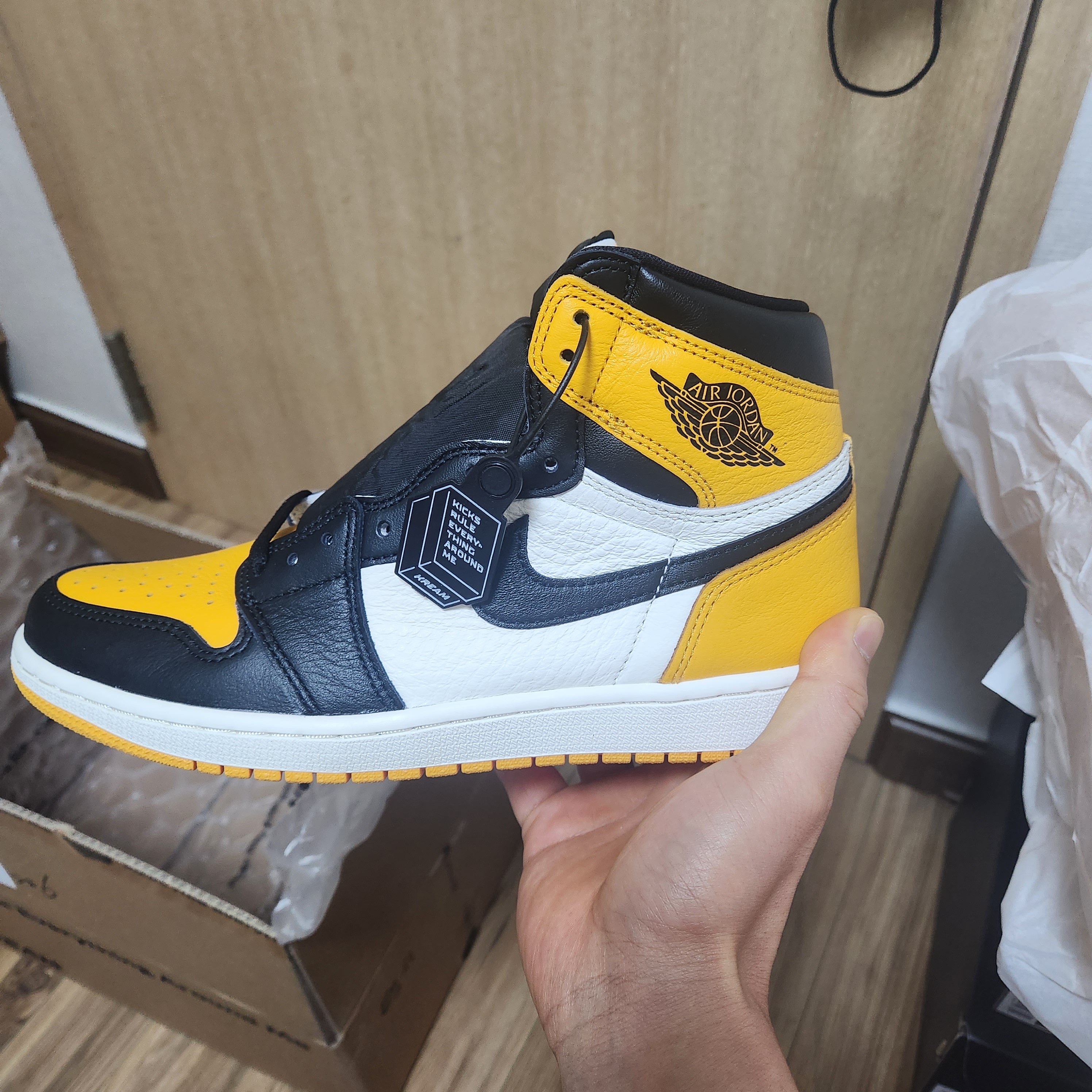 Jordan 1 Retro High OG Taxi 착용 스타일 - 1