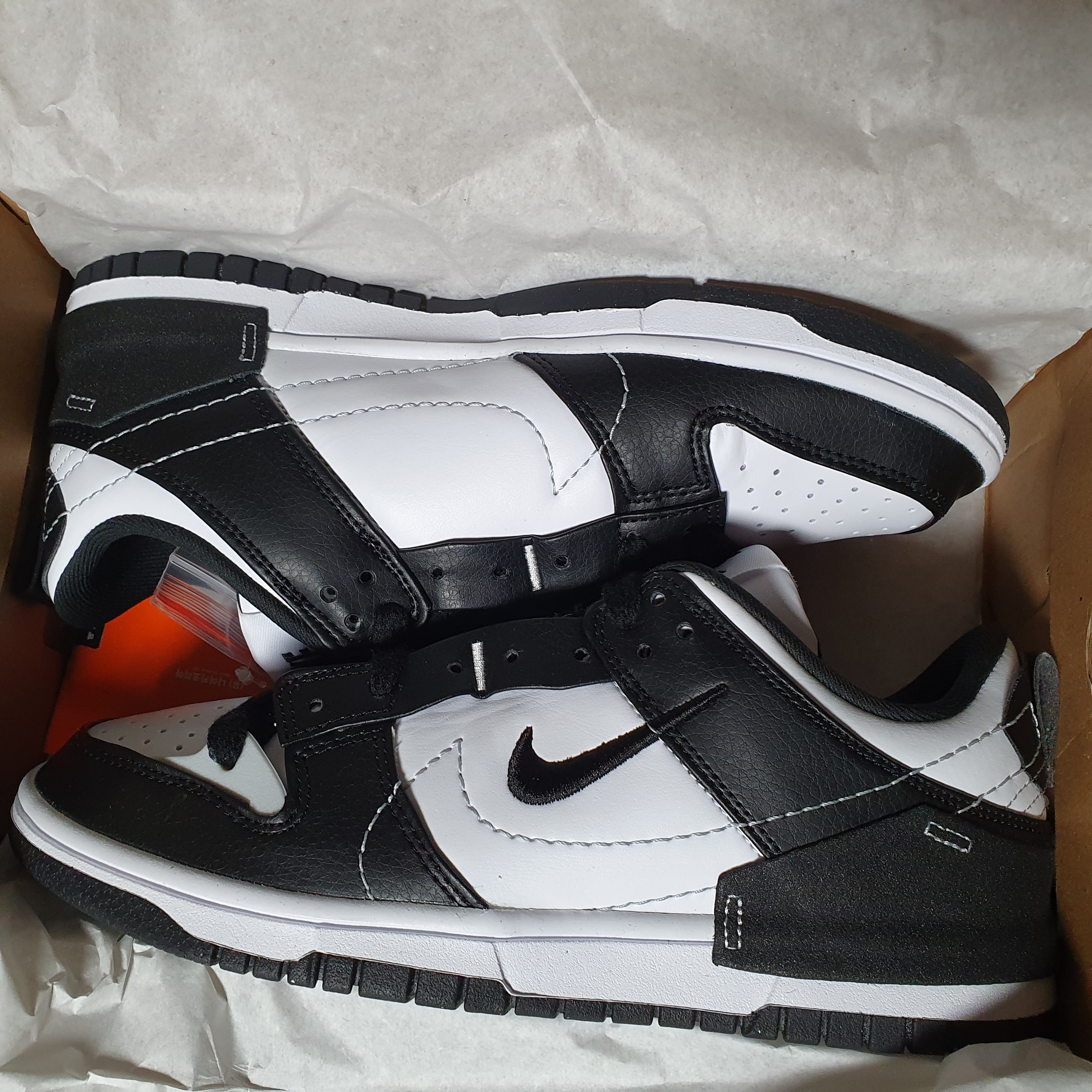 (W) Nike Dunk Low Disrupt 2 Black White 착용 스타일