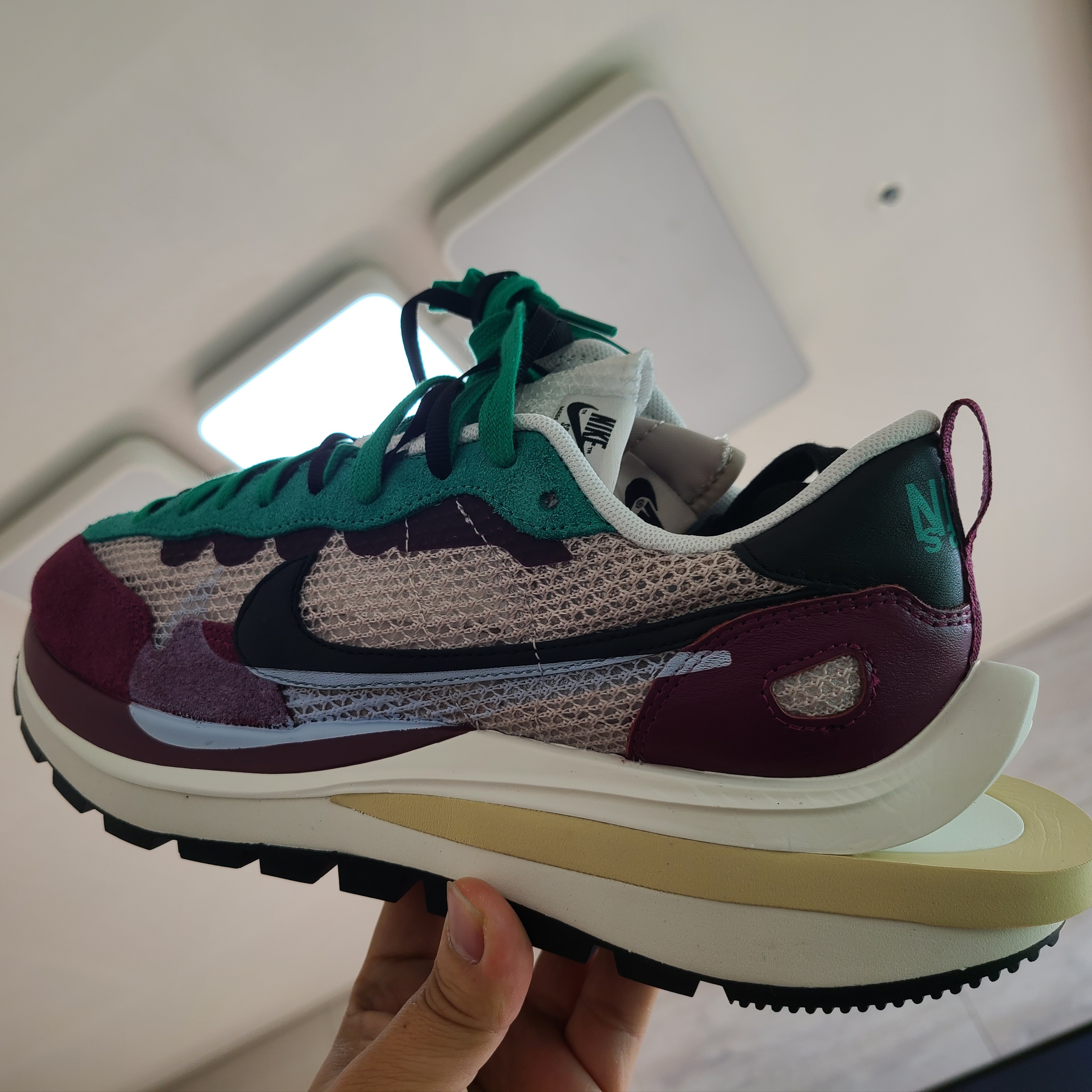 Nike x Sacai VaporWaffle String & Black Villain Red 착용 스타일