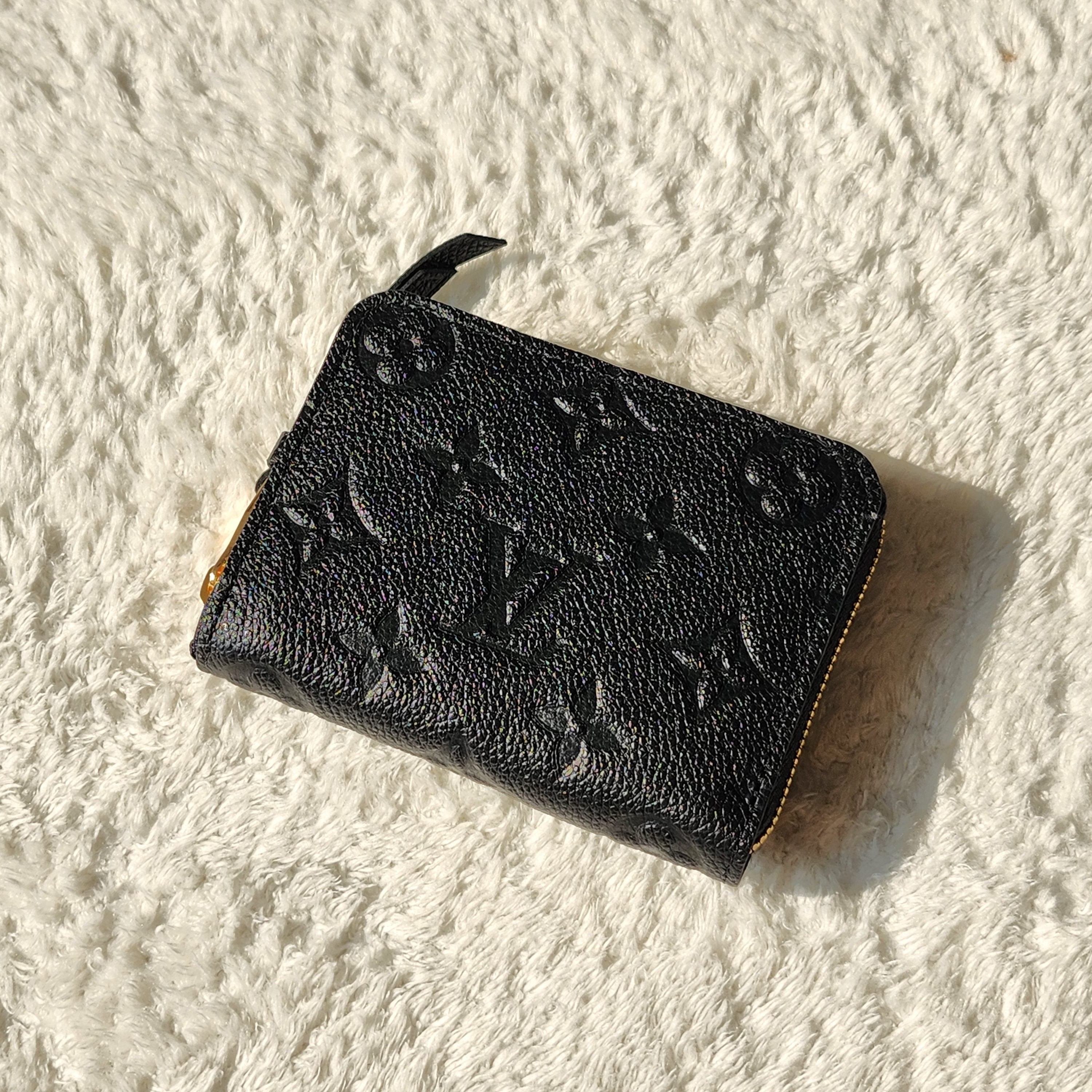 Louis Vuitton Zippy Coin Purse Monogram Empreinte Black 착용 스타일