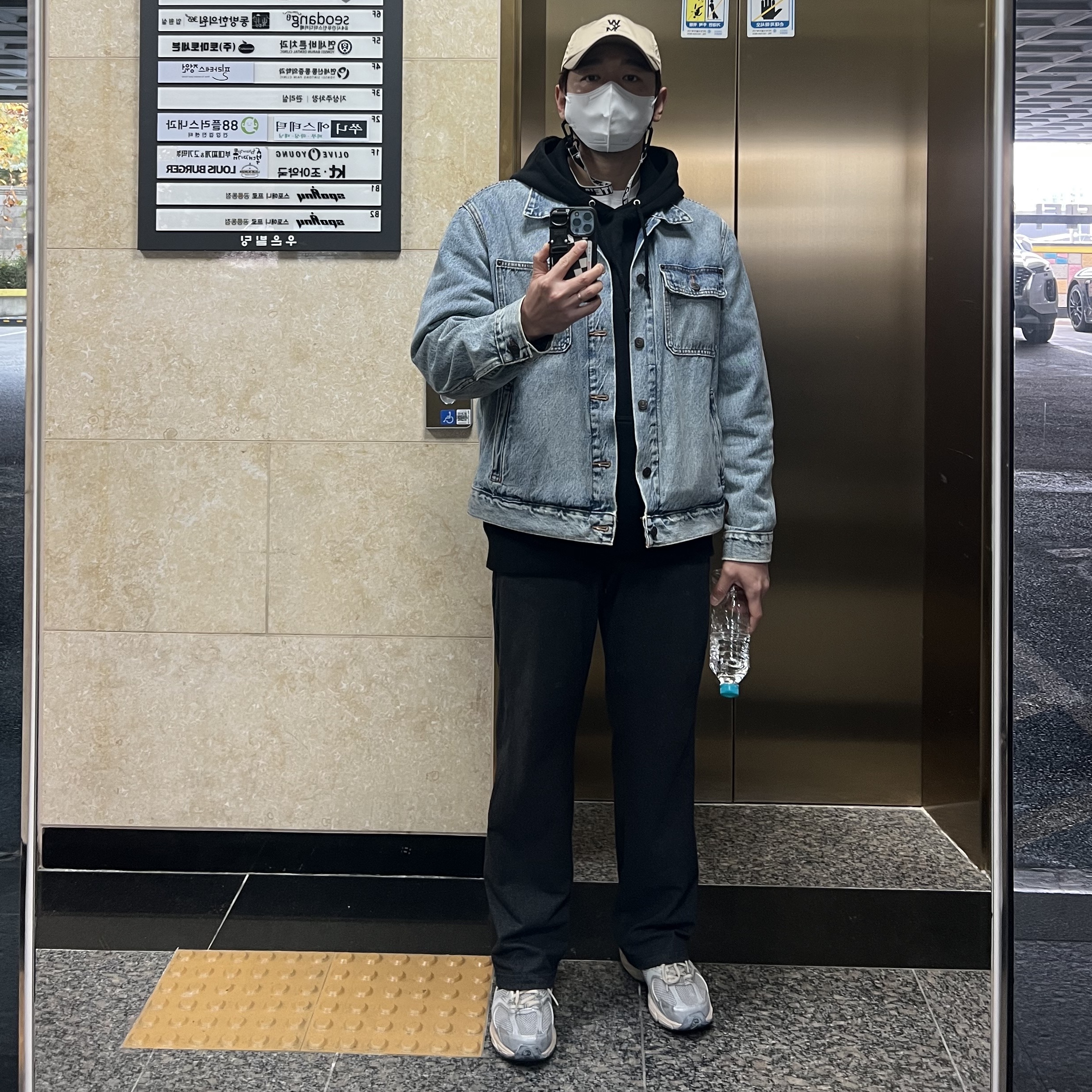 Wooyoungmi Black Logo Nylon Ball Cap Beige - 22SS, New Balance 530 Vintage Metallic Silver 착용 스타일