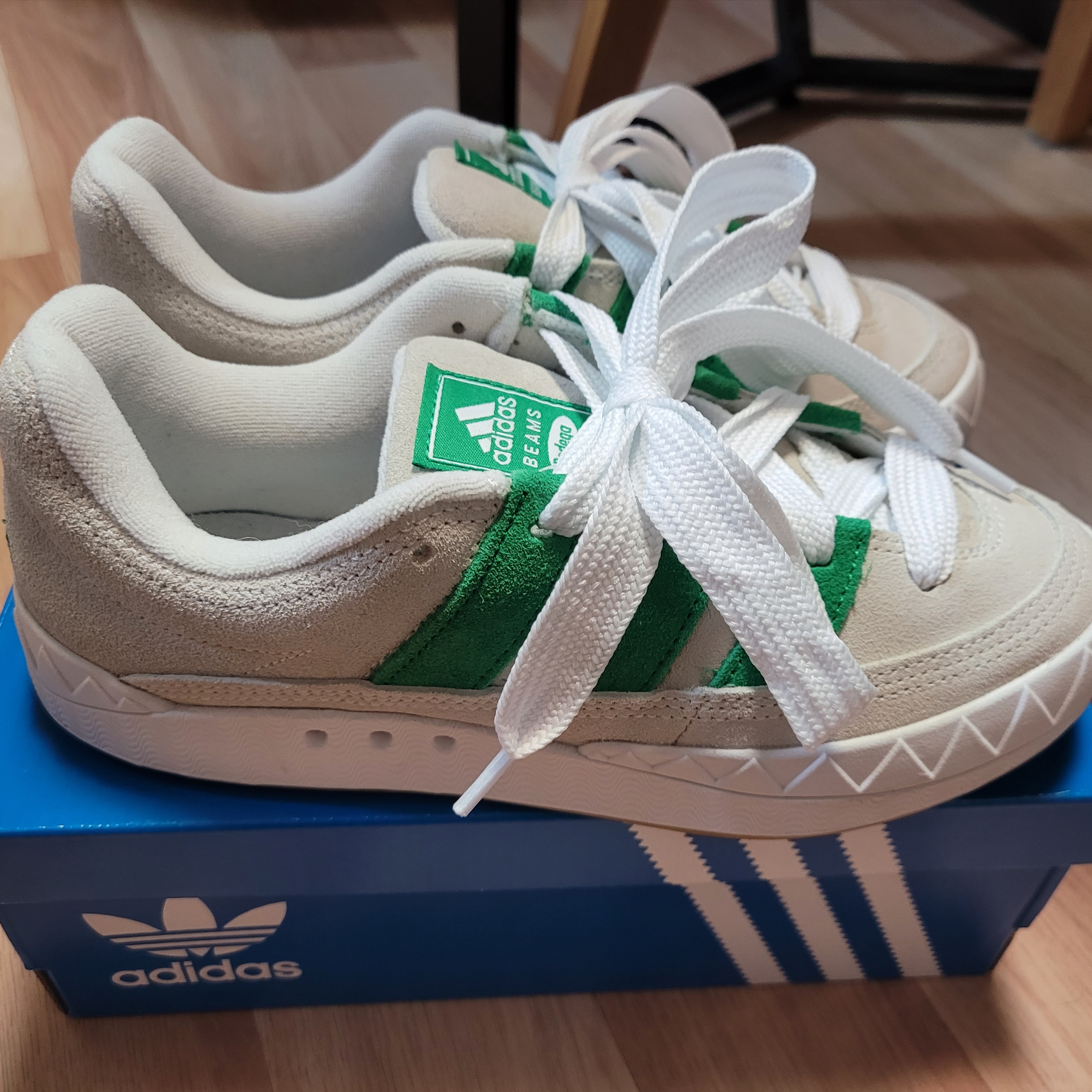 Adidas x Bodega x Beams Adimatic Off White Green 착용 스타일 - 1