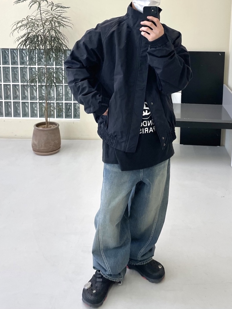 Stussy World Tour LS T-Shirt Black, Crocs x Staple Classic All Terrain Clog Black 착용 스타일