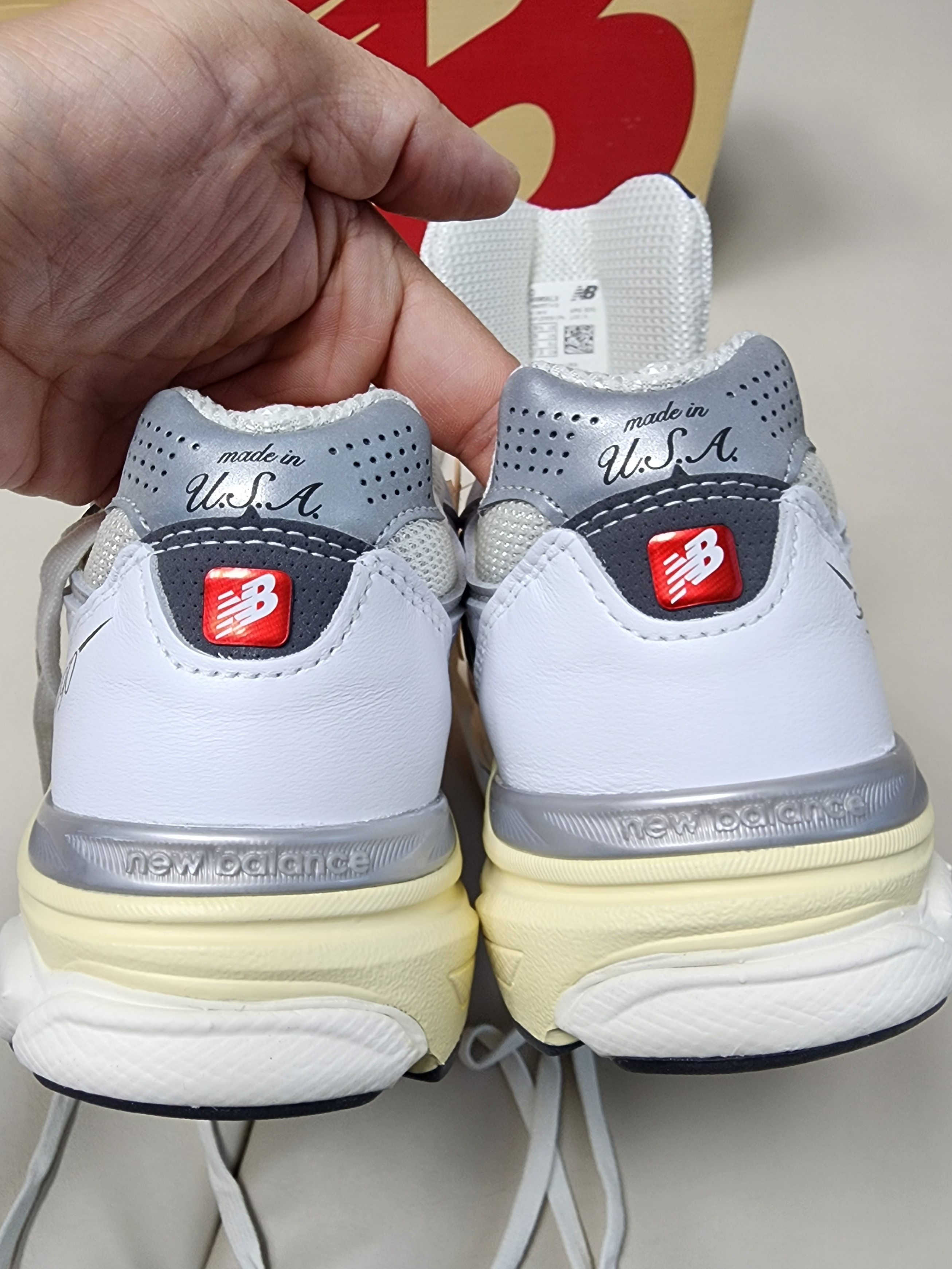 New Balance 990v3 Made in USA Sea Salt, IAB Studio Sweatpants Black White - 22SS 착용 스타일 - 2