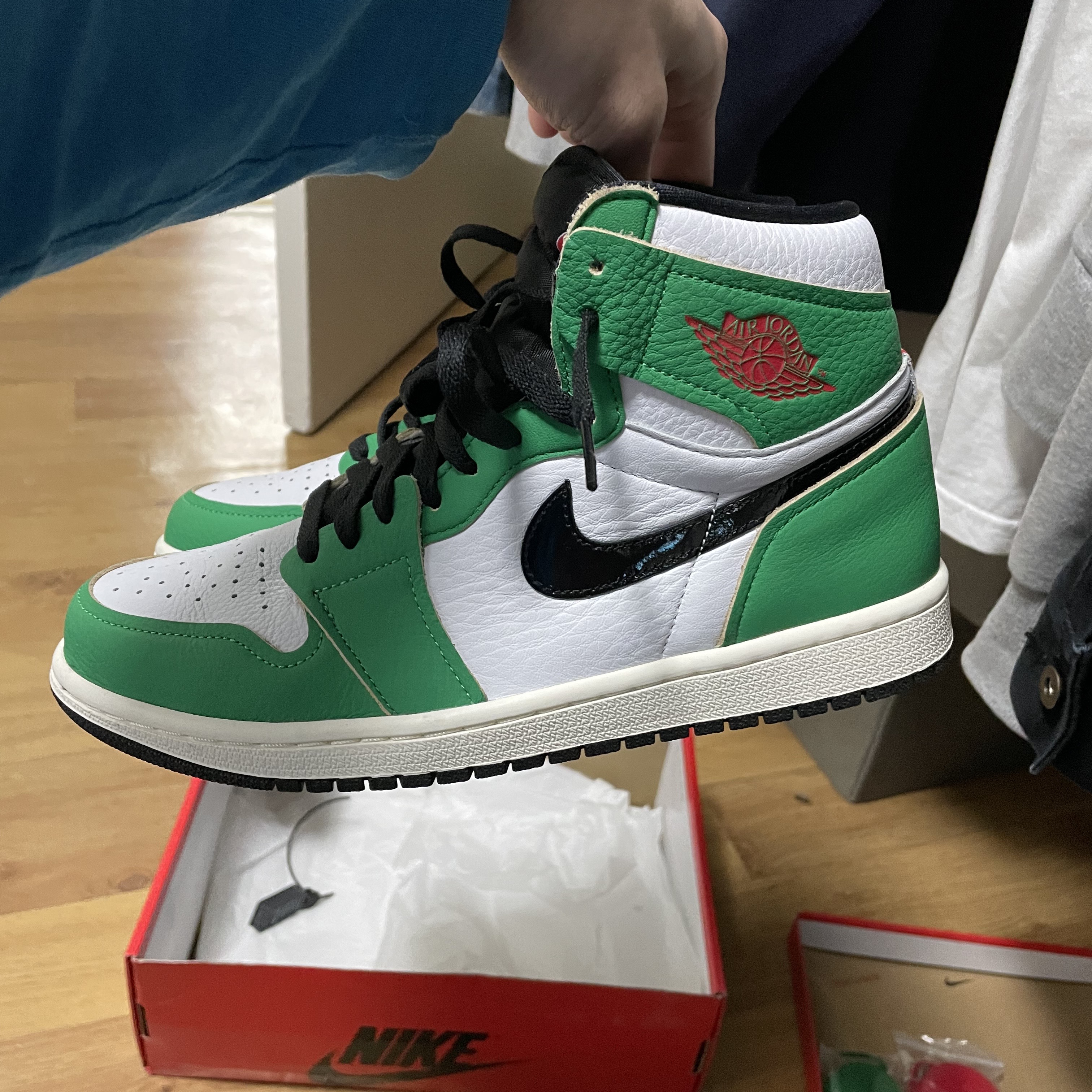 (W) Jordan 1 Retro High OG Lucky Green 착용 스타일 - 2