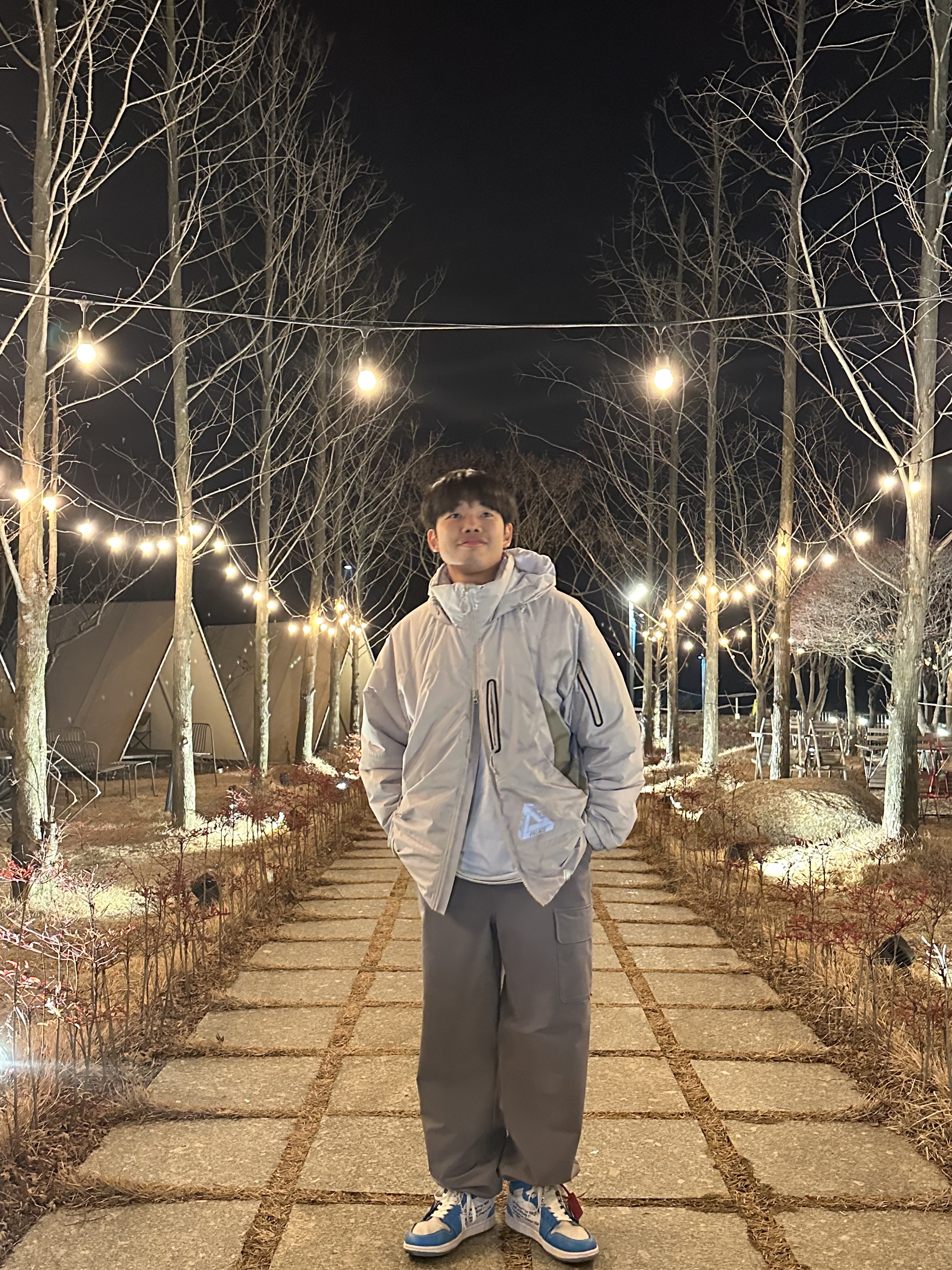 Palace Gore-Tex Infinium Loft Jacket Grey - 22FW, Supreme x Nike ACG Grid T-Shirt White - 22FW 착용 스타일