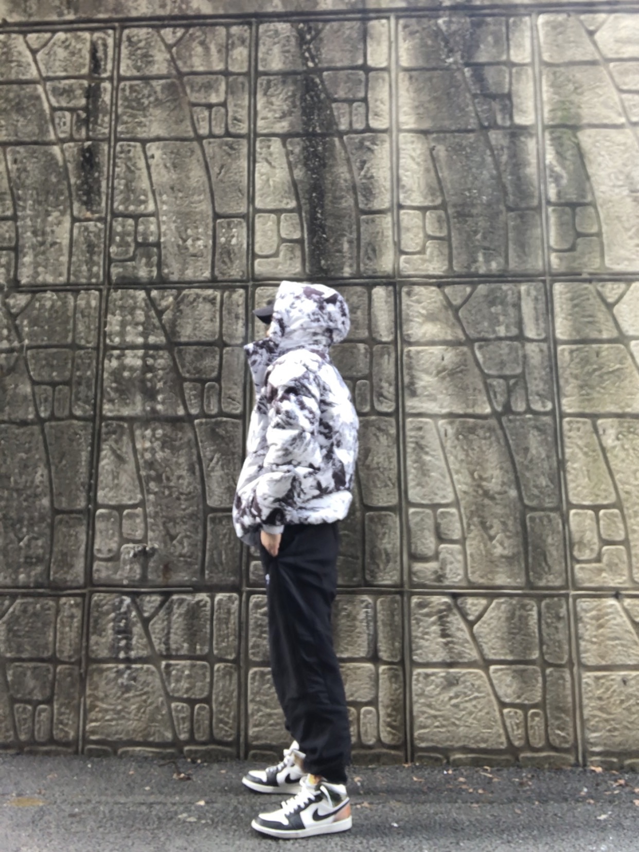The North Face Challenge Air Down Jacket Gray, Jordan 1 Mid SE Heat Reactive 착용 스타일