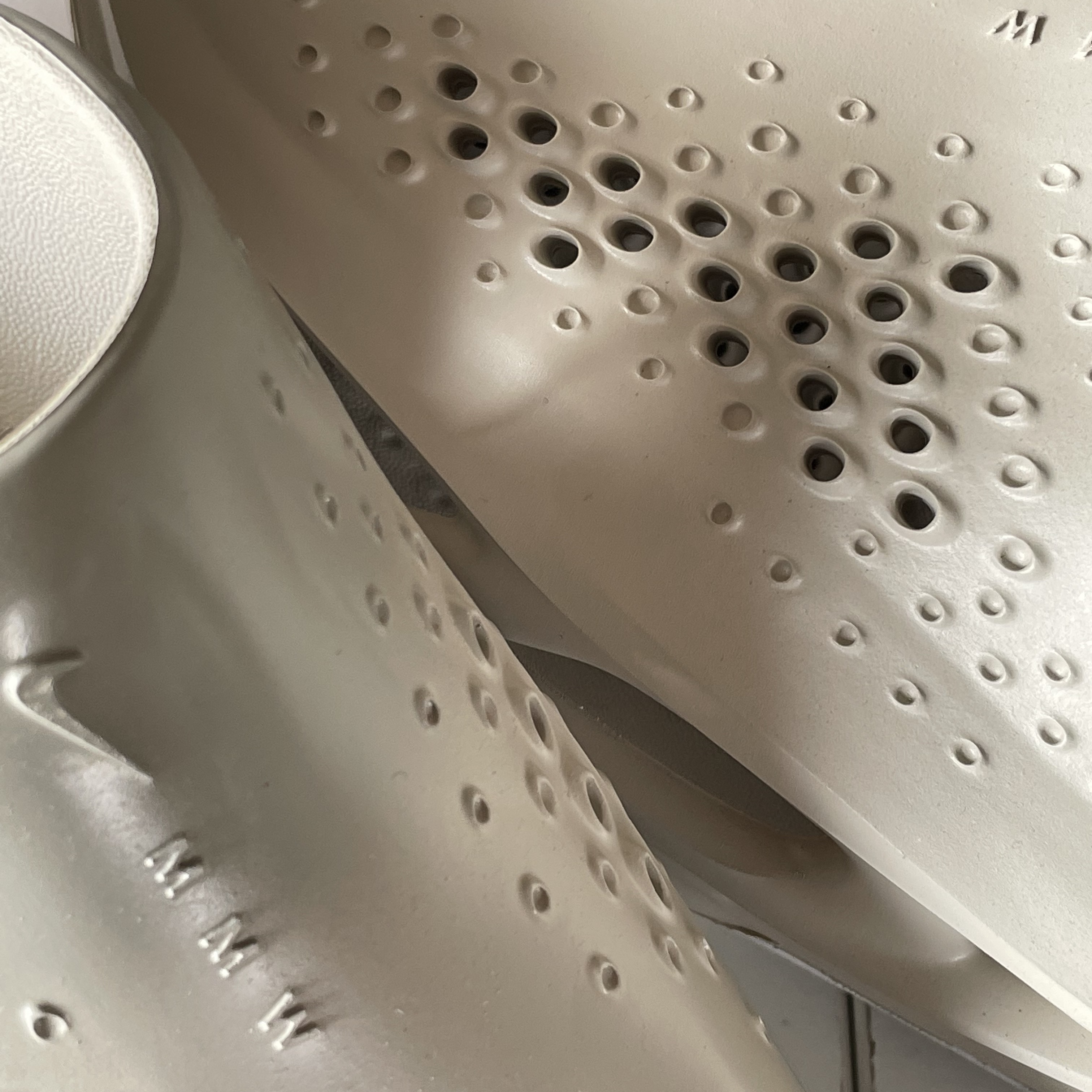 Nike x Matthew M Williams 005 Slide Light Bone and Chrome, Nike x Matthew M Williams 005 Slide Black 착용 스타일 - 5