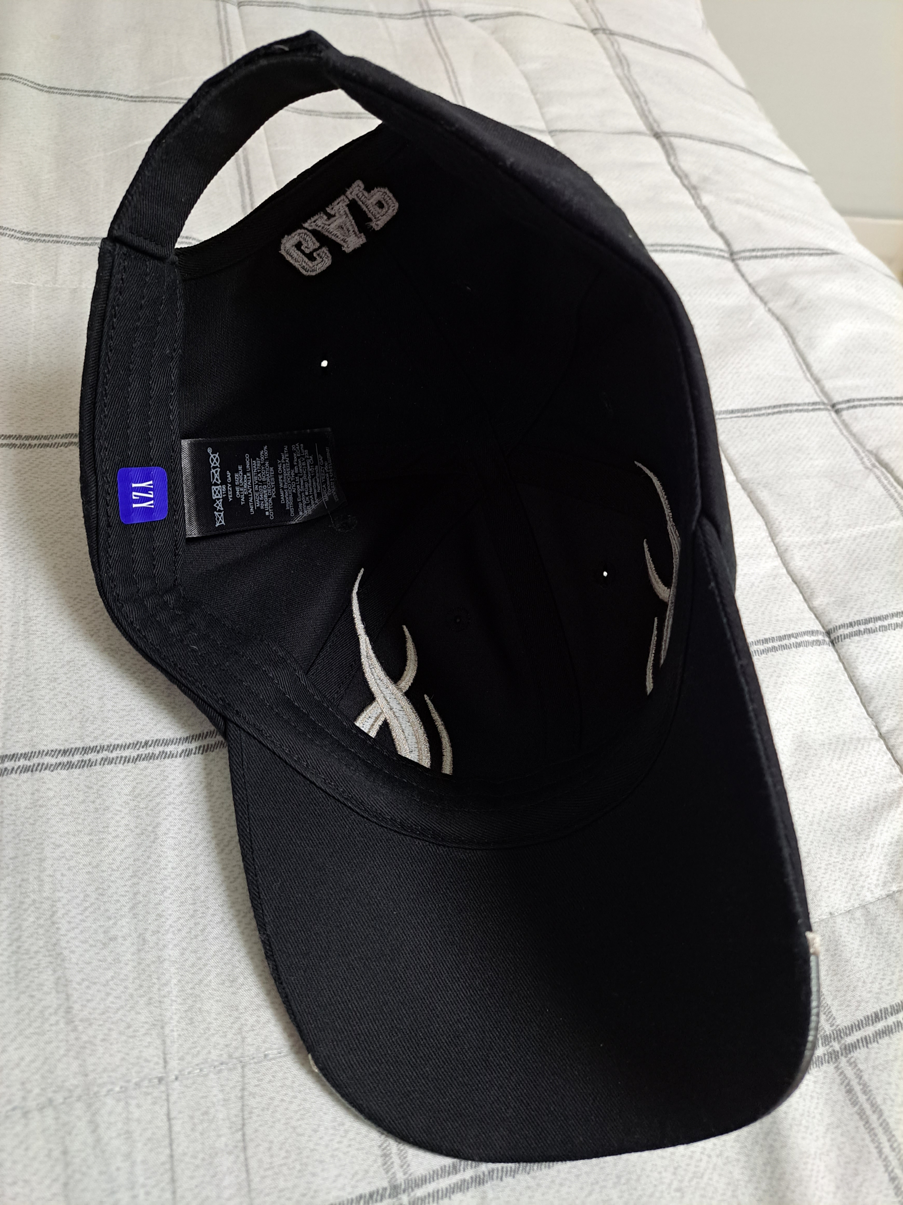 Yeezy Gap Engineered By Balenciaga Flame Cap Black 착용 스타일 - 3