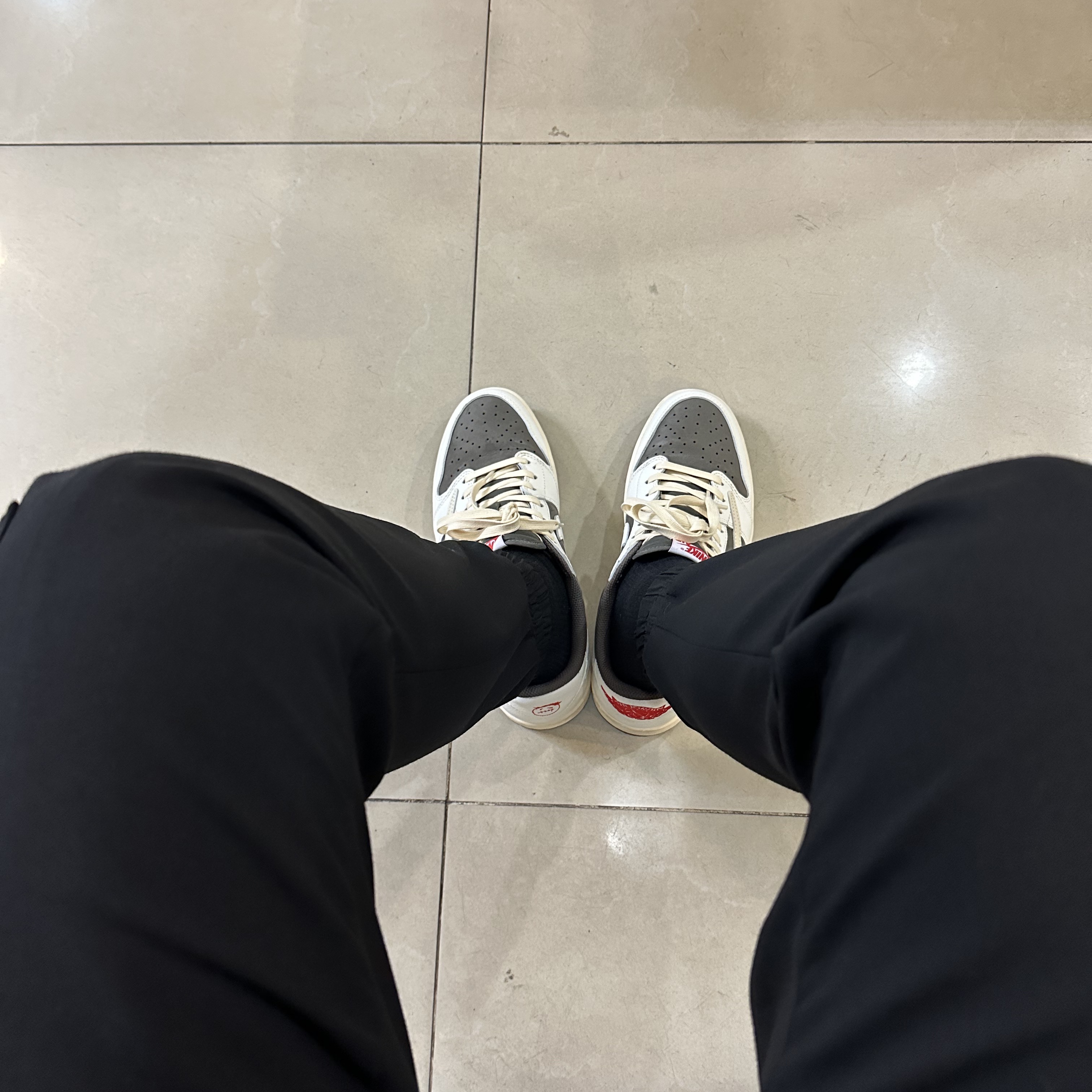Juun.J Detachable Hood MA-1 Jumper Black - 22FW, Jordan 1 x Travis Scott Retro Low OG SP Sail and Ridgerock 착용 스타일 - 2
