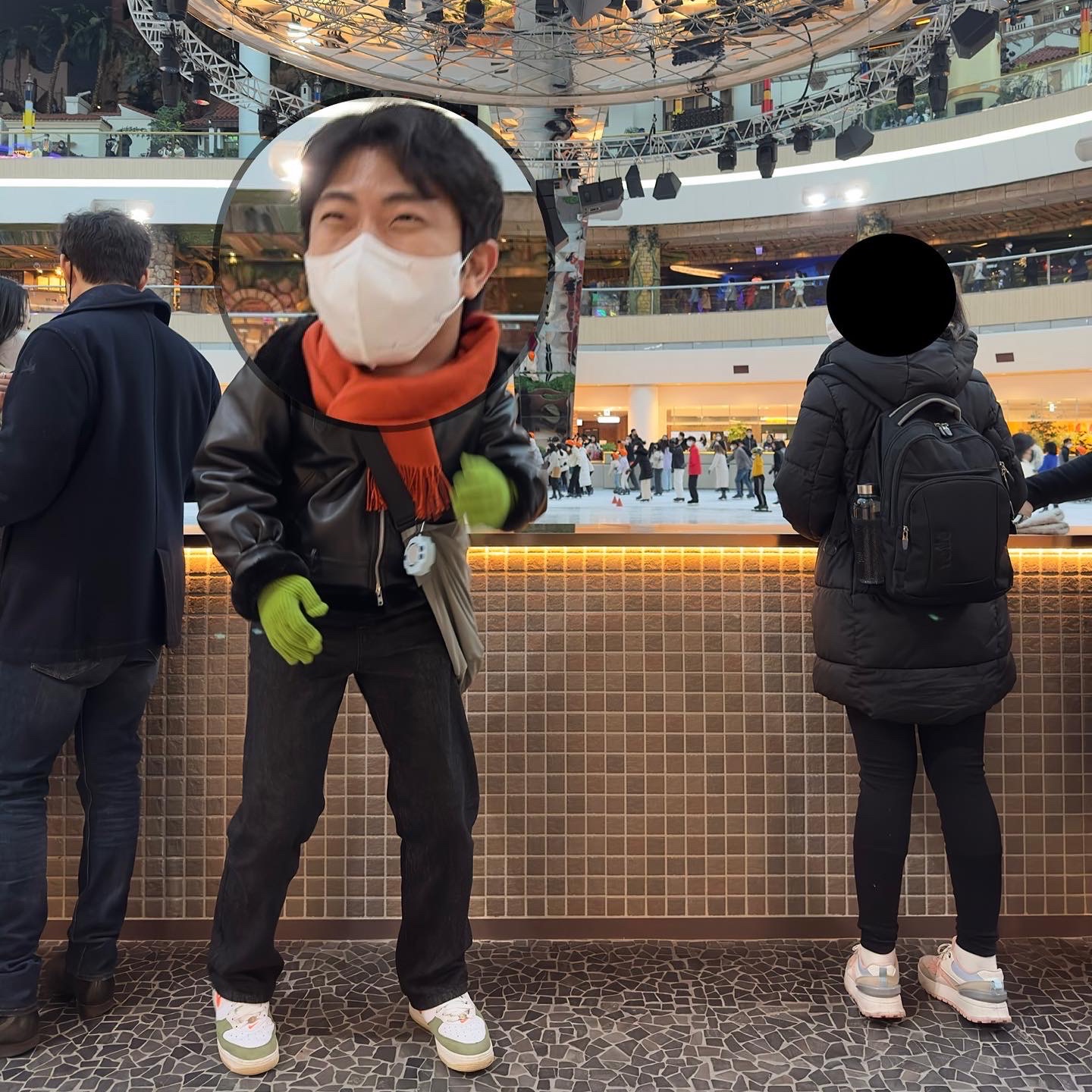 Nike Air Force 1 Mid '07 QS Olive Green and Total Orange 착용 스타일 - 2