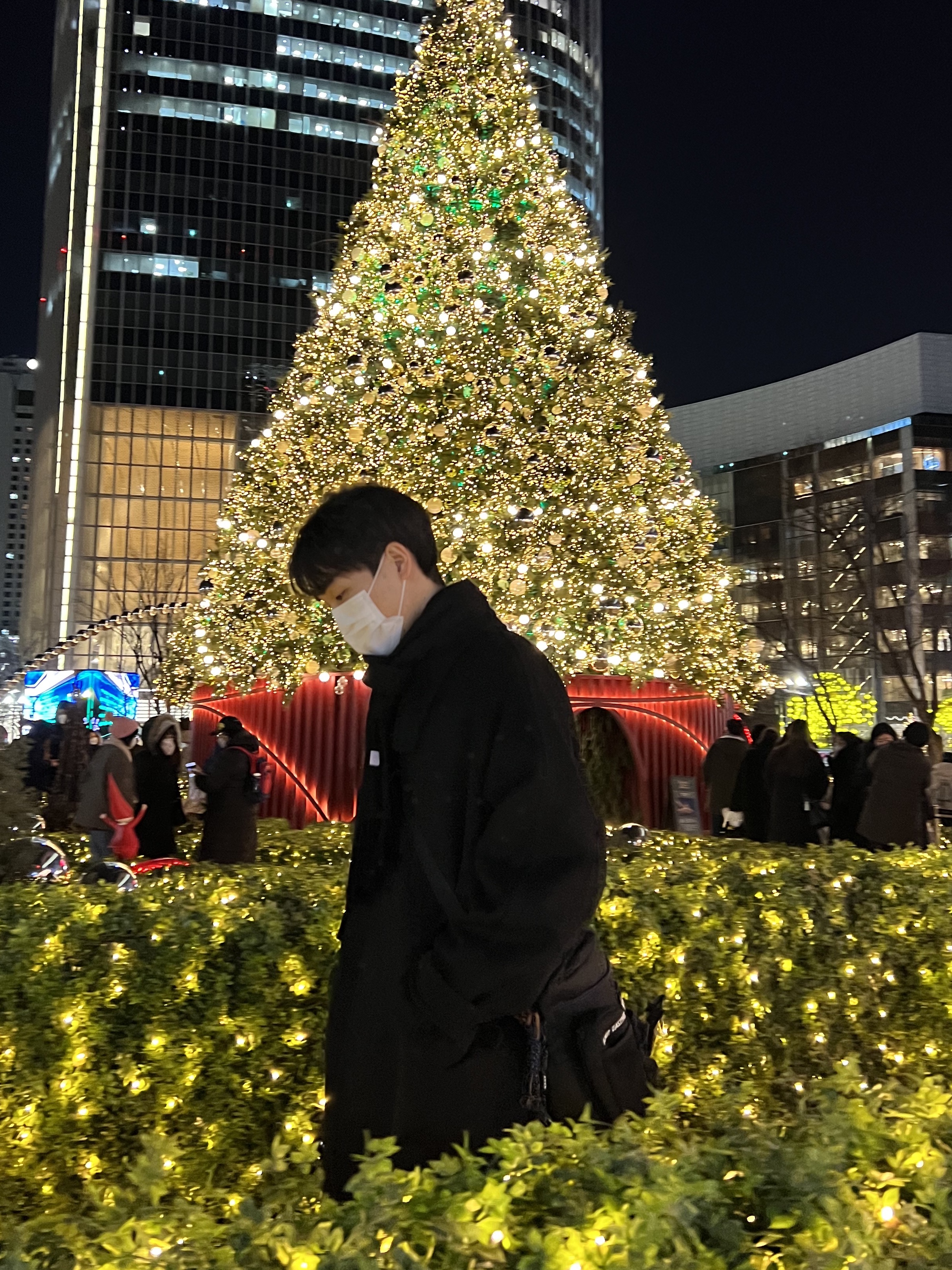 Ader Error x Eastpak Shoulder Bag Black, Nike x Kasina Dunk Low 80's Bus 착용 스타일 - 3