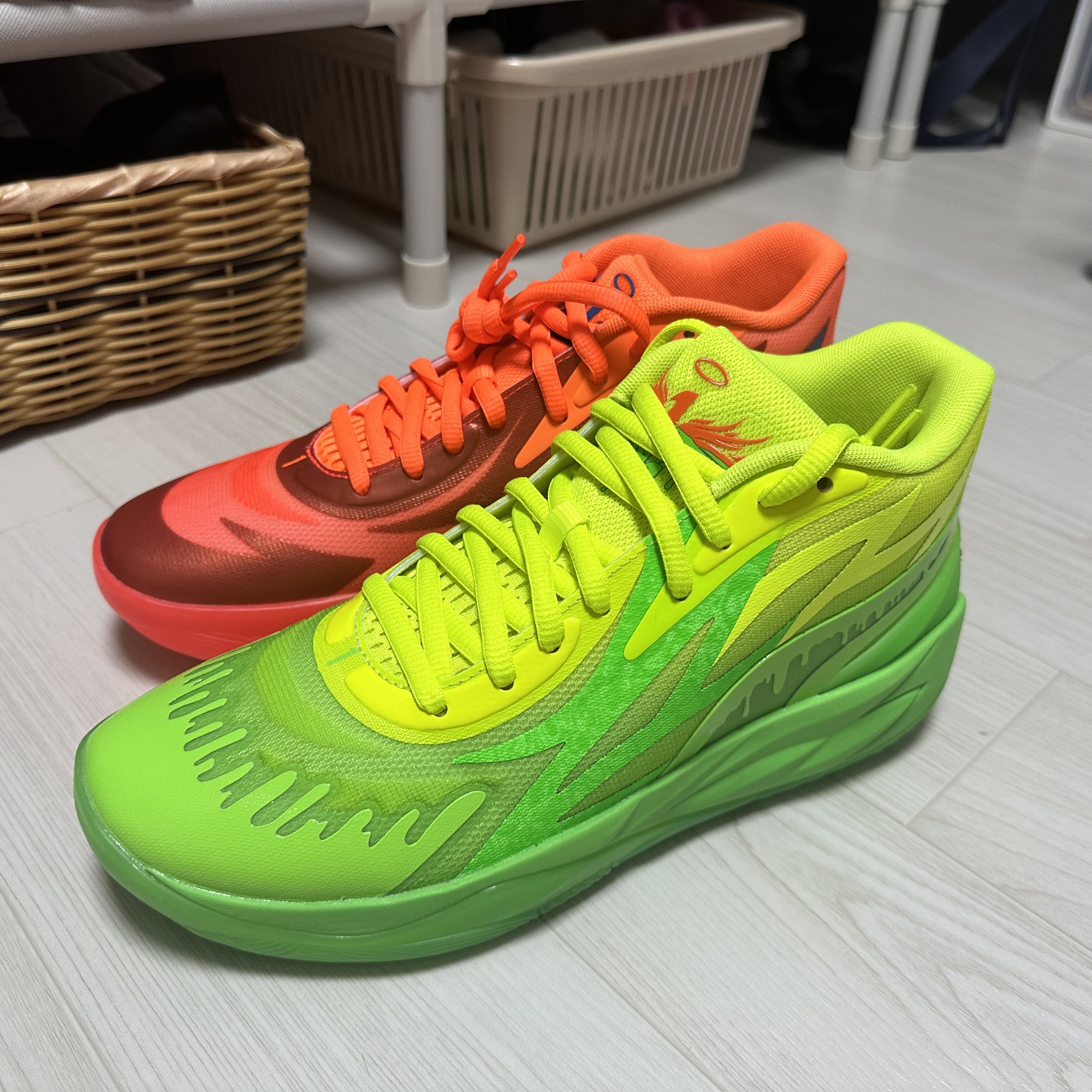 Puma MB.02 Lamelo Ball Fluro Green Lime Squeeze, Puma MB.02 Lamelo Ball Fiery Coral 착용 스타일 - 1