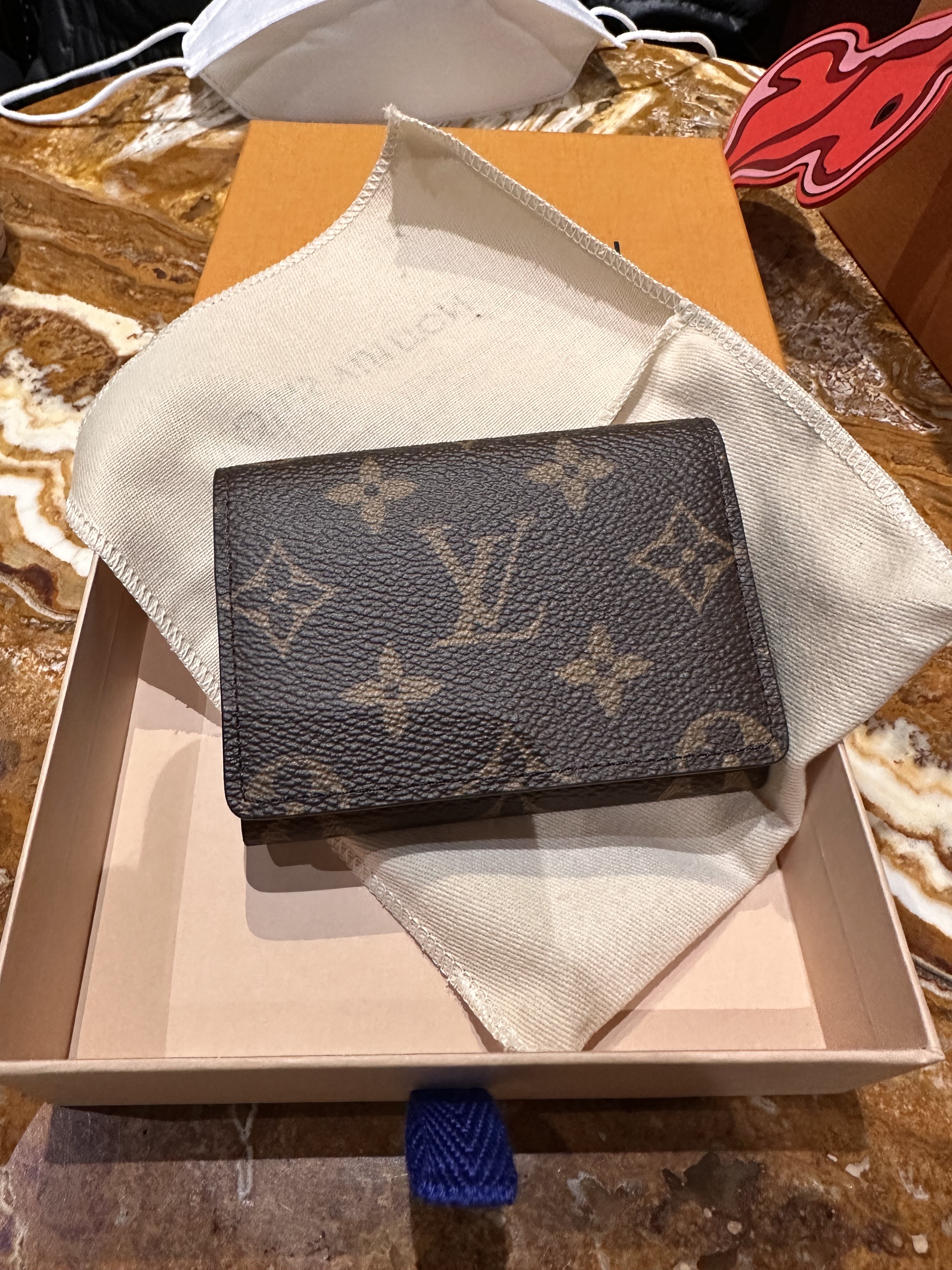 Louis Vuitton Envelope Business Card Holder Monogram 착용 스타일 - 3