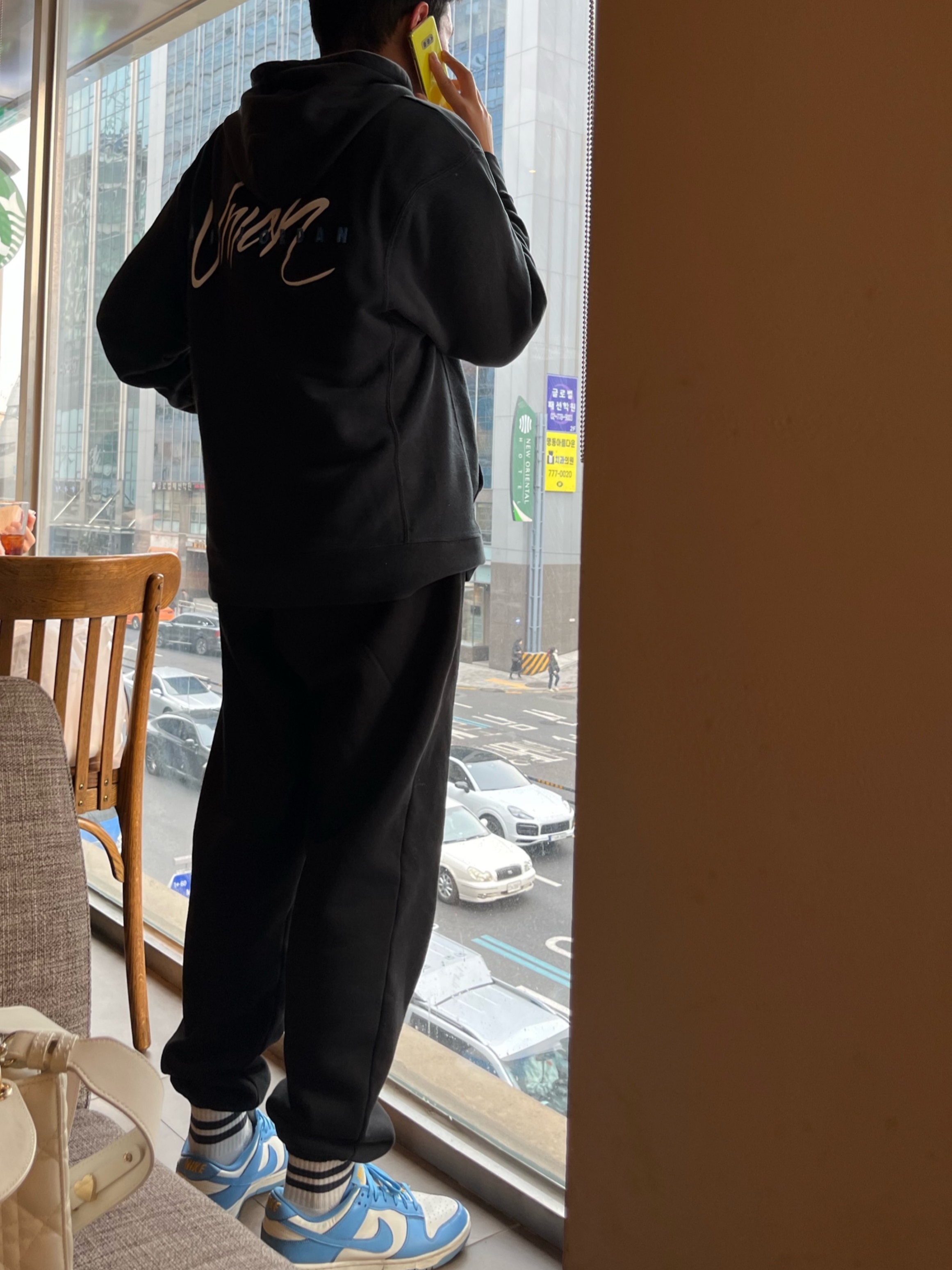 (W) Nike Dunk Low Coast, Jordan x Union Flying High Hooded Sweatshirt Black 착용 스타일
