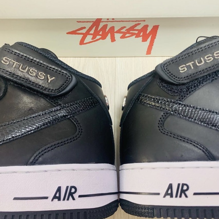 Nike x Stussy Air Force 1 '07 Mid SP Black 착용 스타일 - 1
