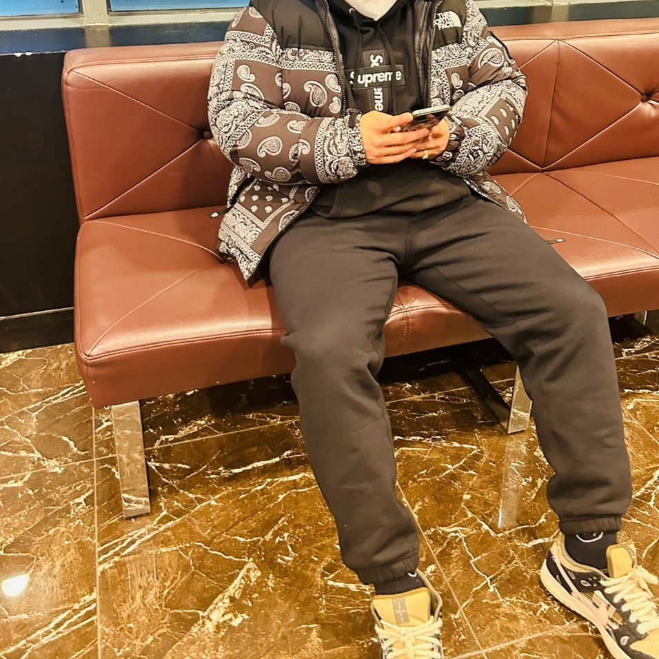 The North Face Nuptse Down Jacket Black, Supreme Cross Box Logo Hooded Sweatshirt Black - 20FW 착용 스타일