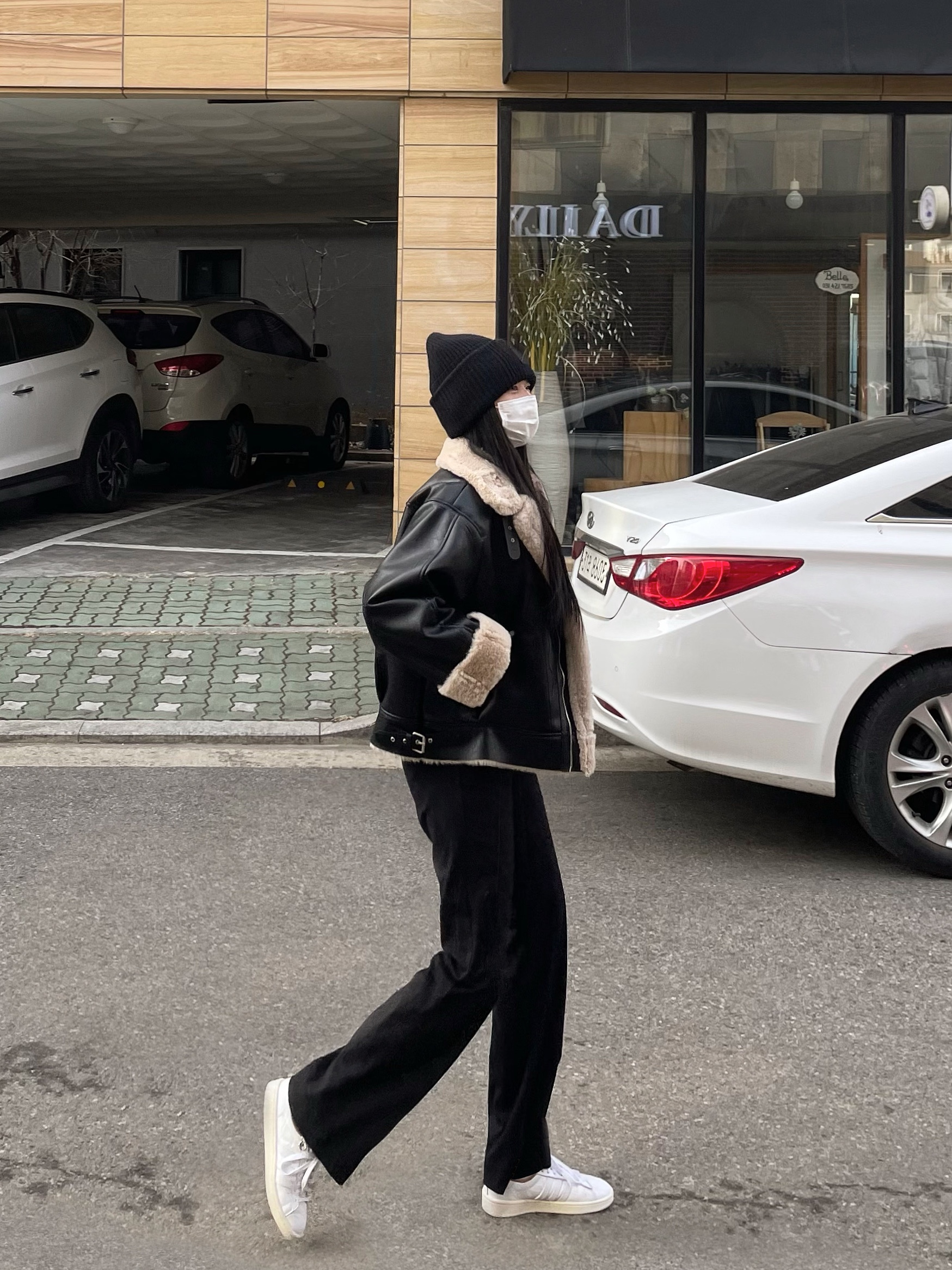 Acne Studios Large Face Logo Beanie Black, Adidas x 032c Campus Prince Albert White 착용 스타일