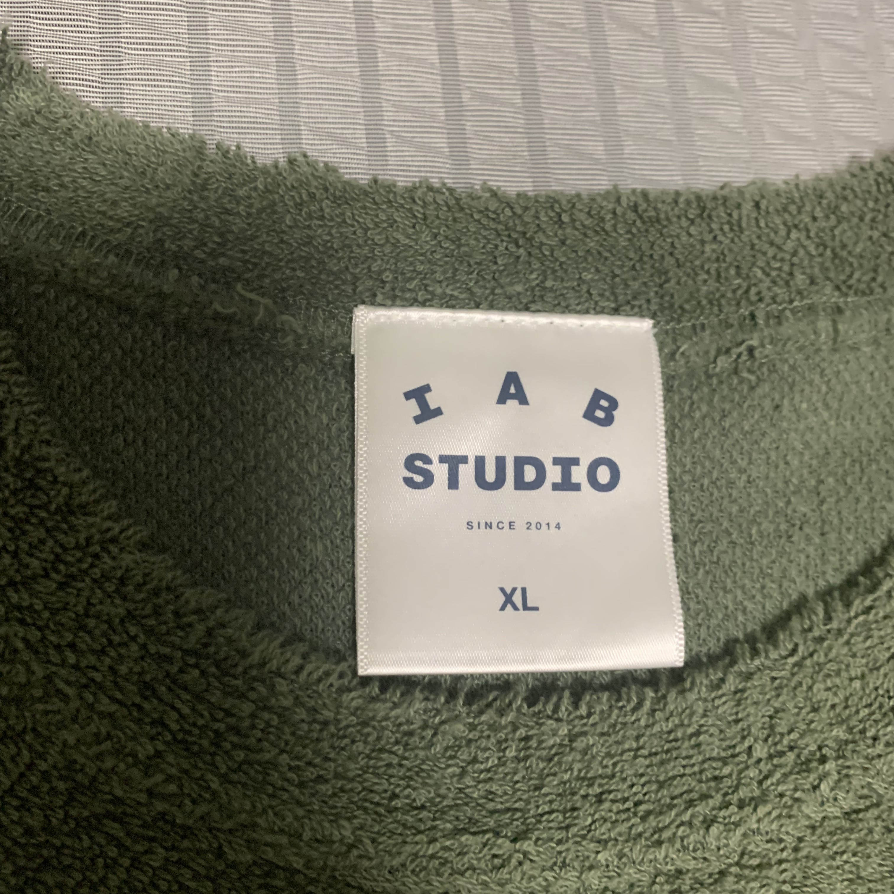 IAB Studio Towel T-Shirt Deep Green 착용 스타일