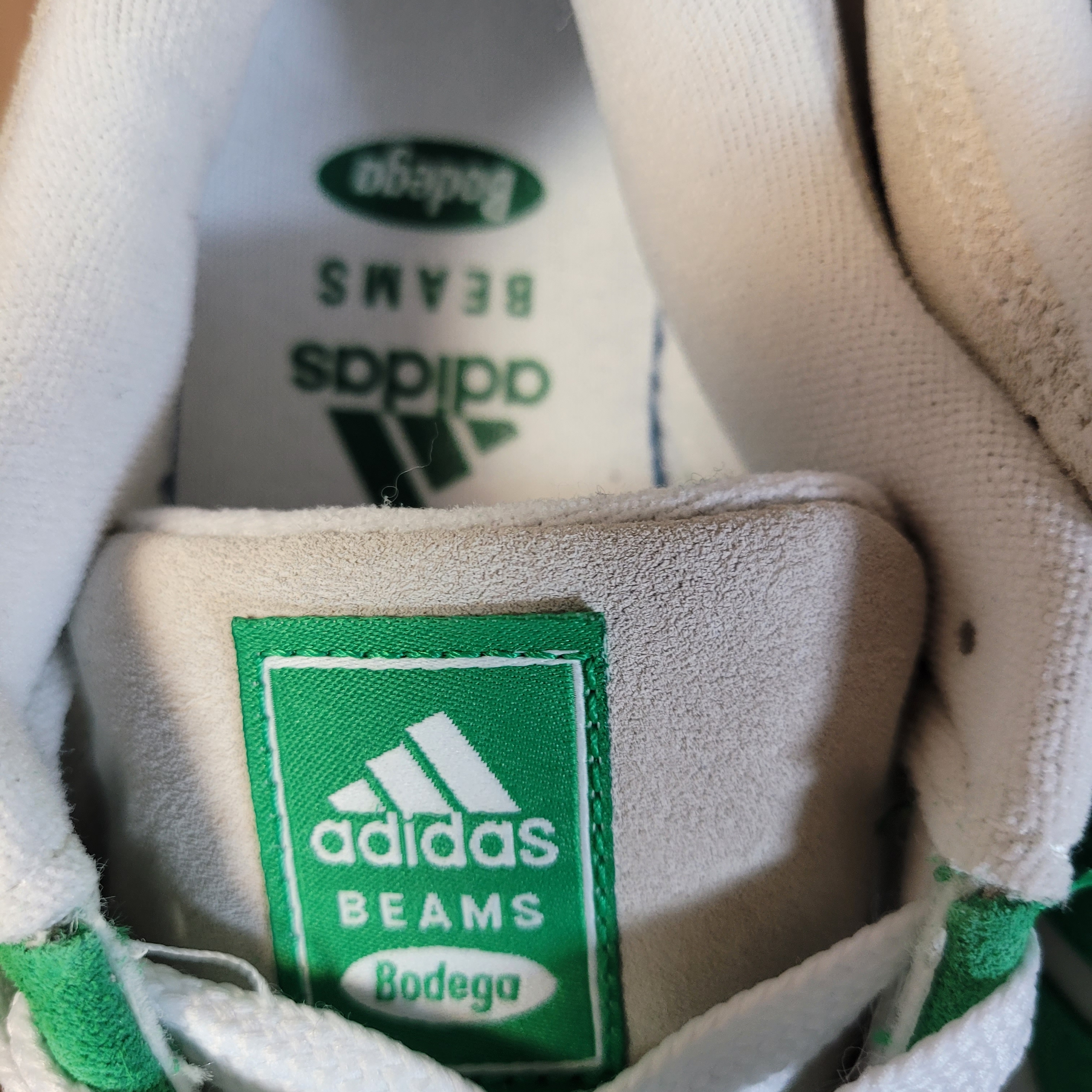 Adidas x Bodega x Beams Adimatic Off White Green 착용 스타일 - 3
