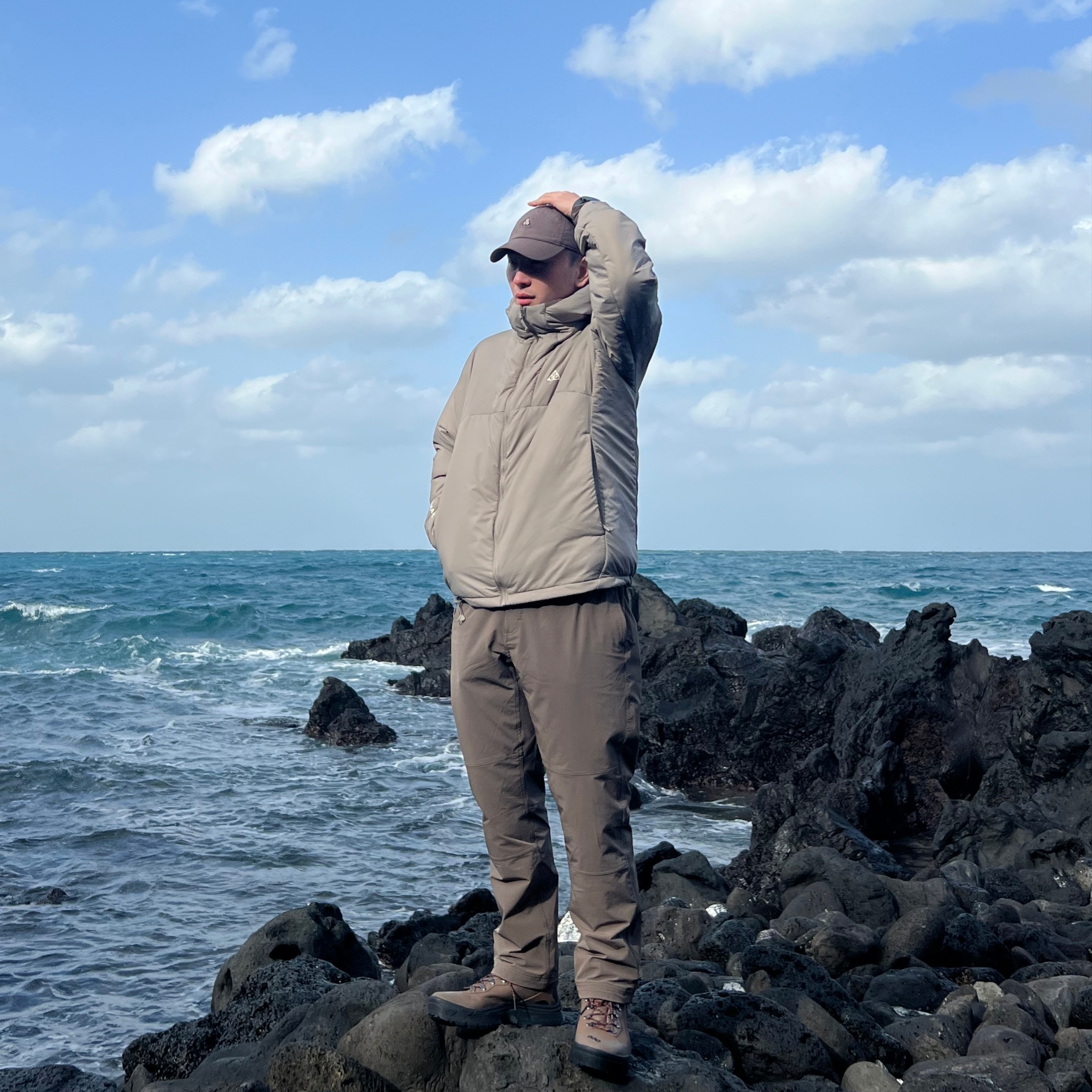 Nike ACG Sun farer Trail Pants Ironstone - Asia, Nike ACG Therma-Fit ADV Rope De Dope Jacket Moon Fossil - Asia 착용 스타일